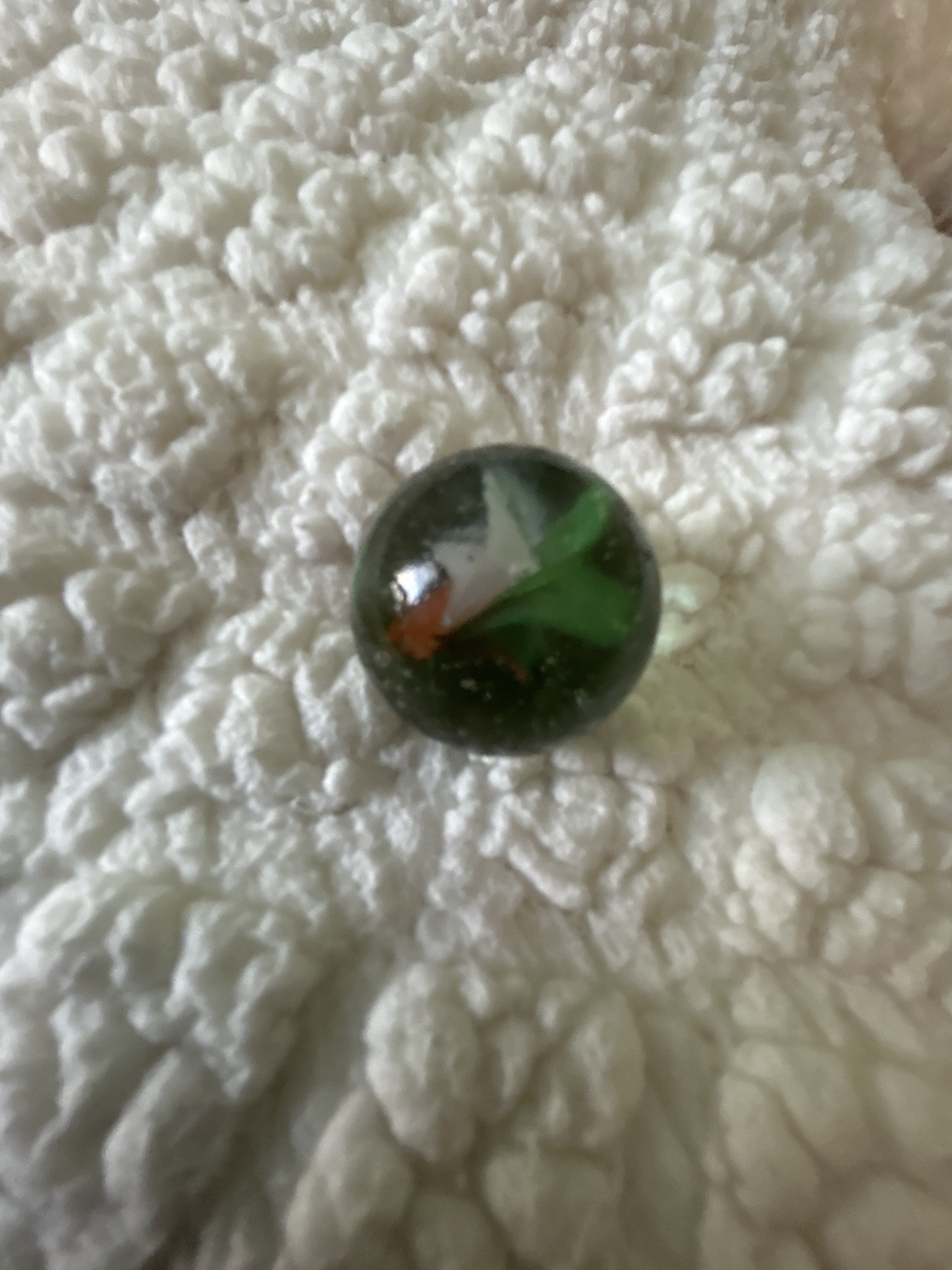 Three-Vane / Tri-Lite Cat's Eye by Vitro Agate Company, identification view