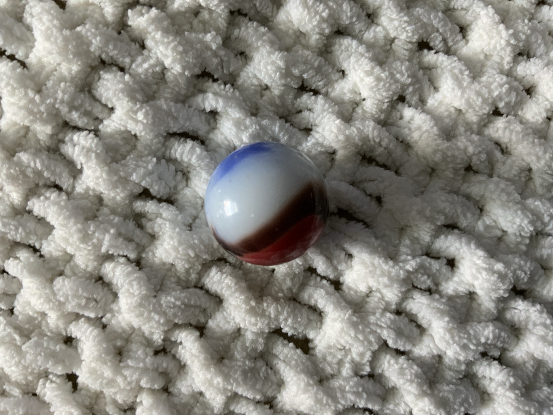 Tricolor Special - Liberty by Akro Agate, identification view