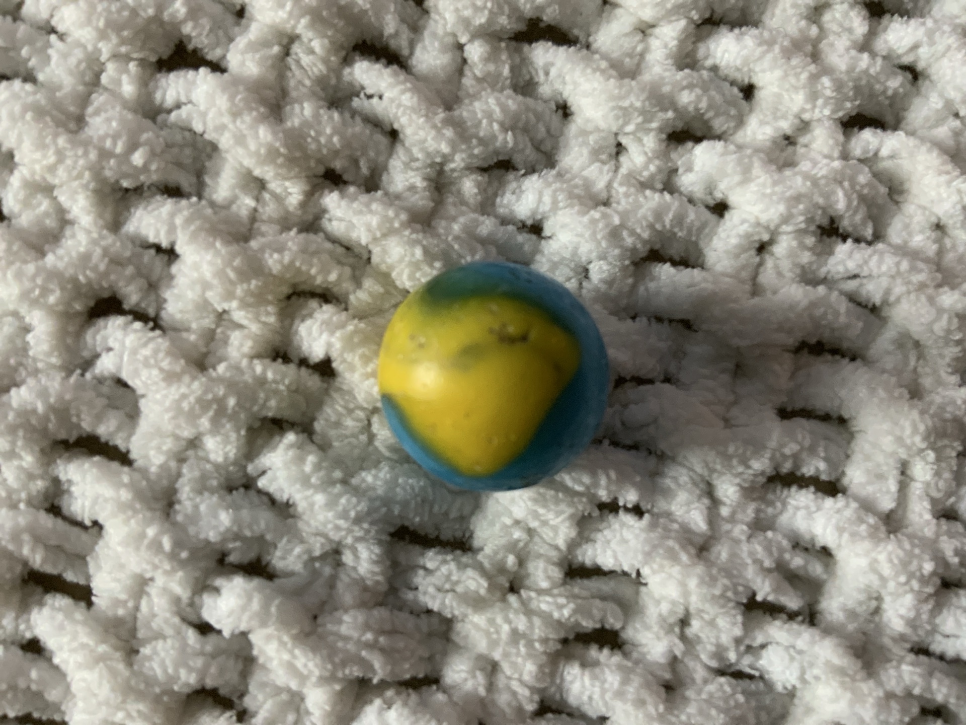 Blue and Yellow Patch / Egg Yolk Patch by Akro Agate, identification view