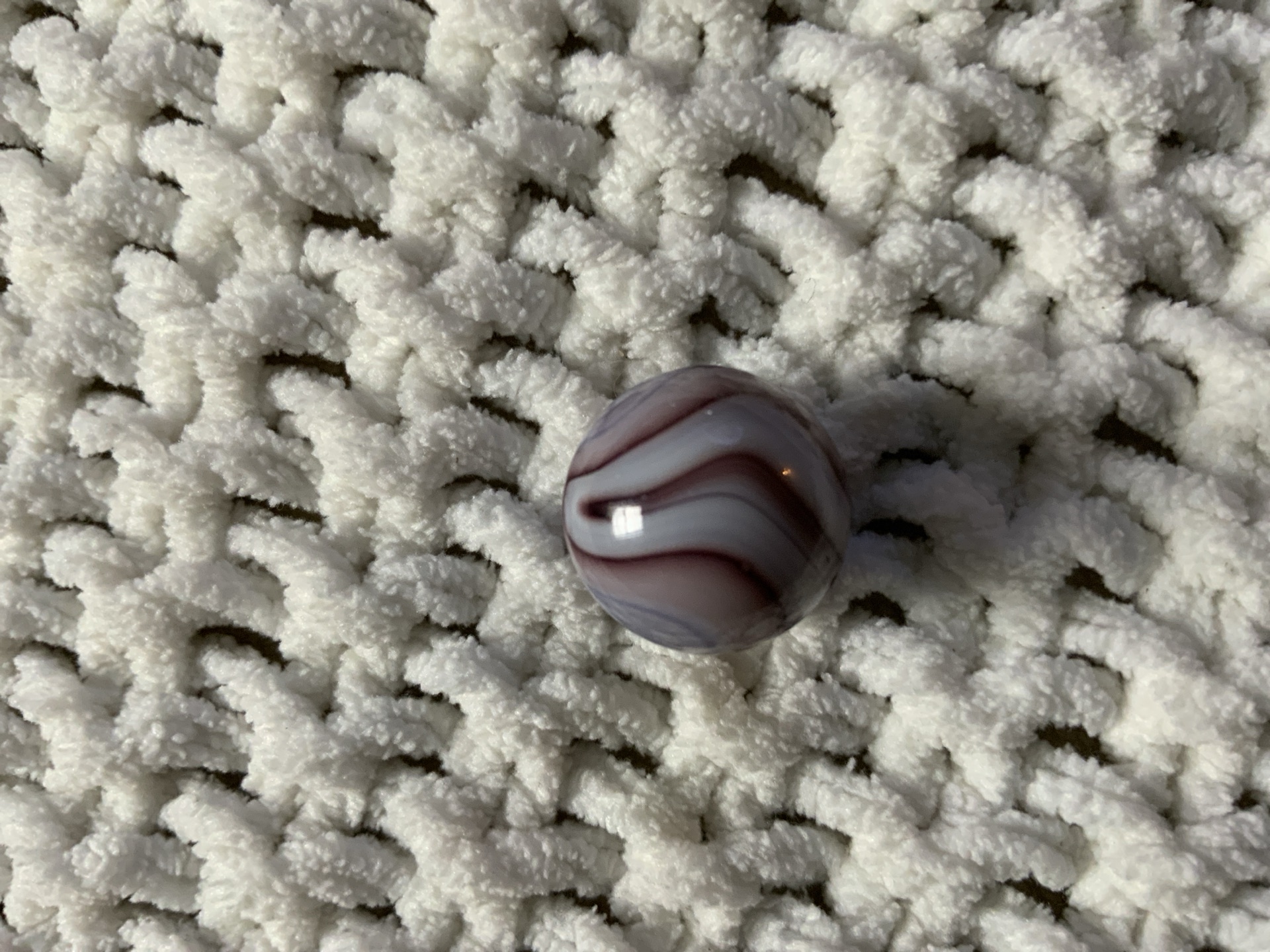 White Oxblood Feather Swirl by Alley Agate, identification view