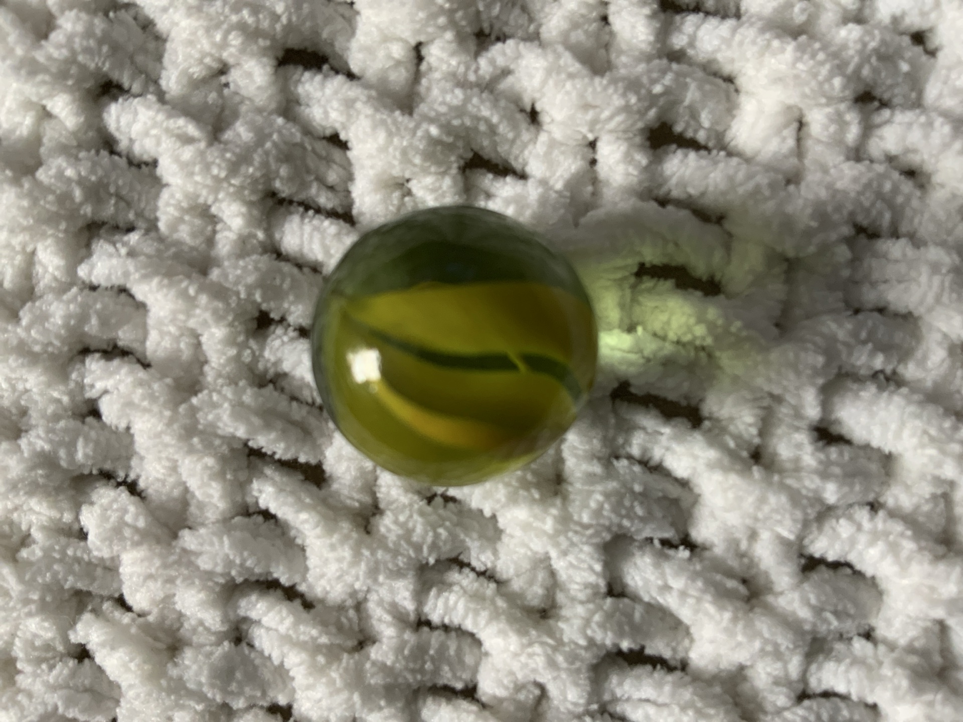 Yellow Cat's Eye by Vitro Agate, identification view