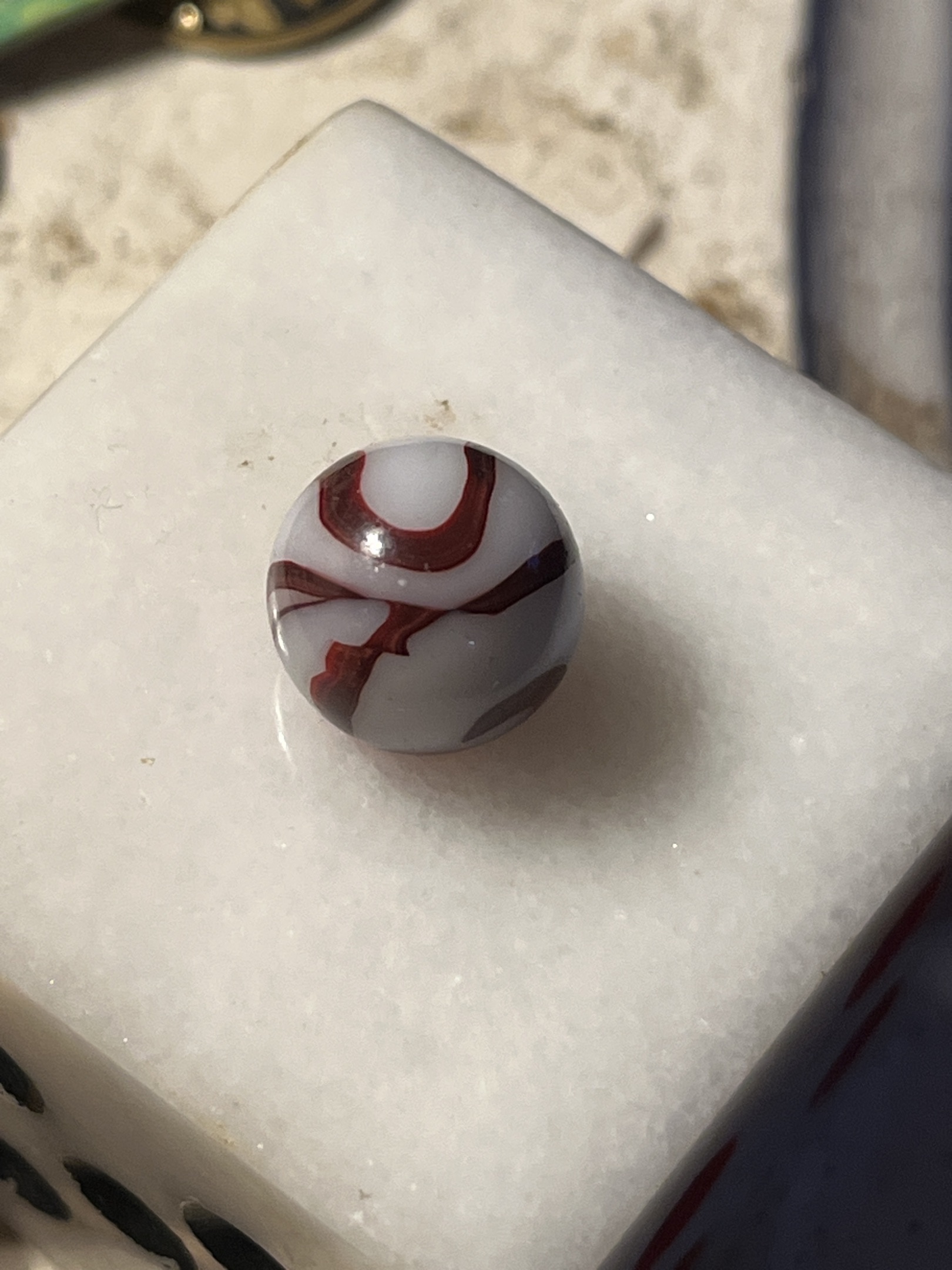 Silver Oxblood by Akro Agate, identification view