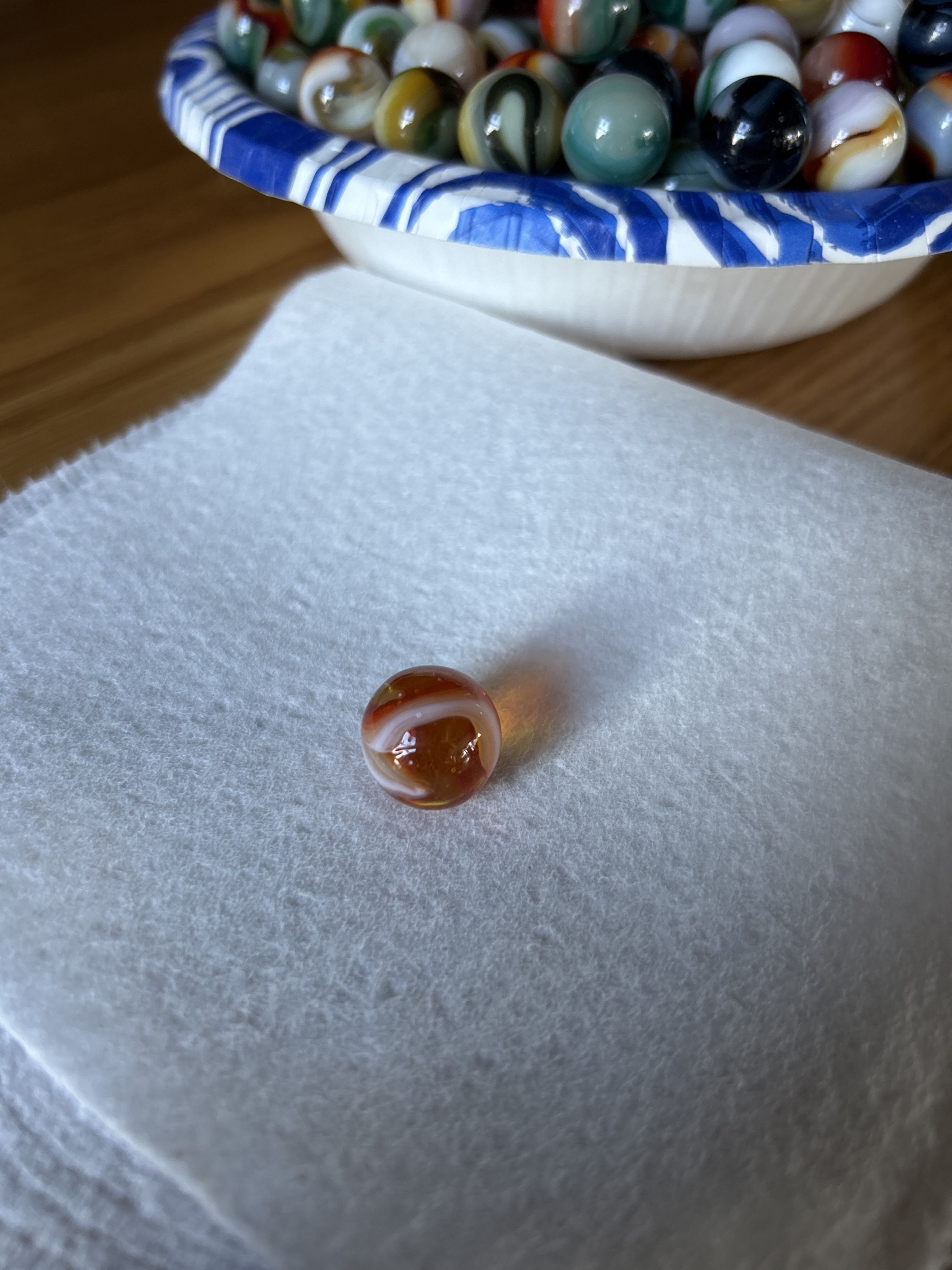 Amber Onyx by Akro Agate, identification view