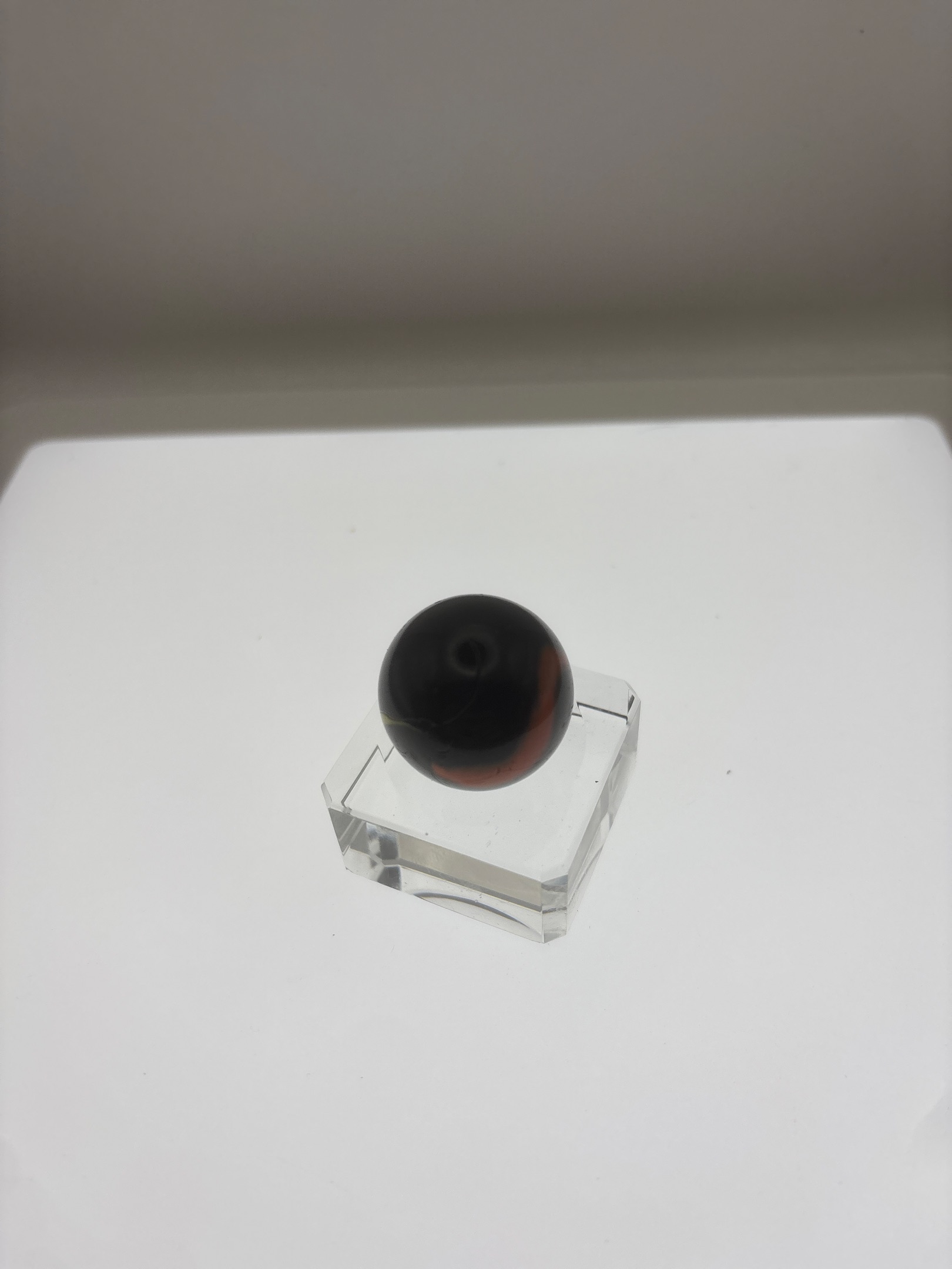 Bumblebee Corkscrew by Akro Agate, identification view