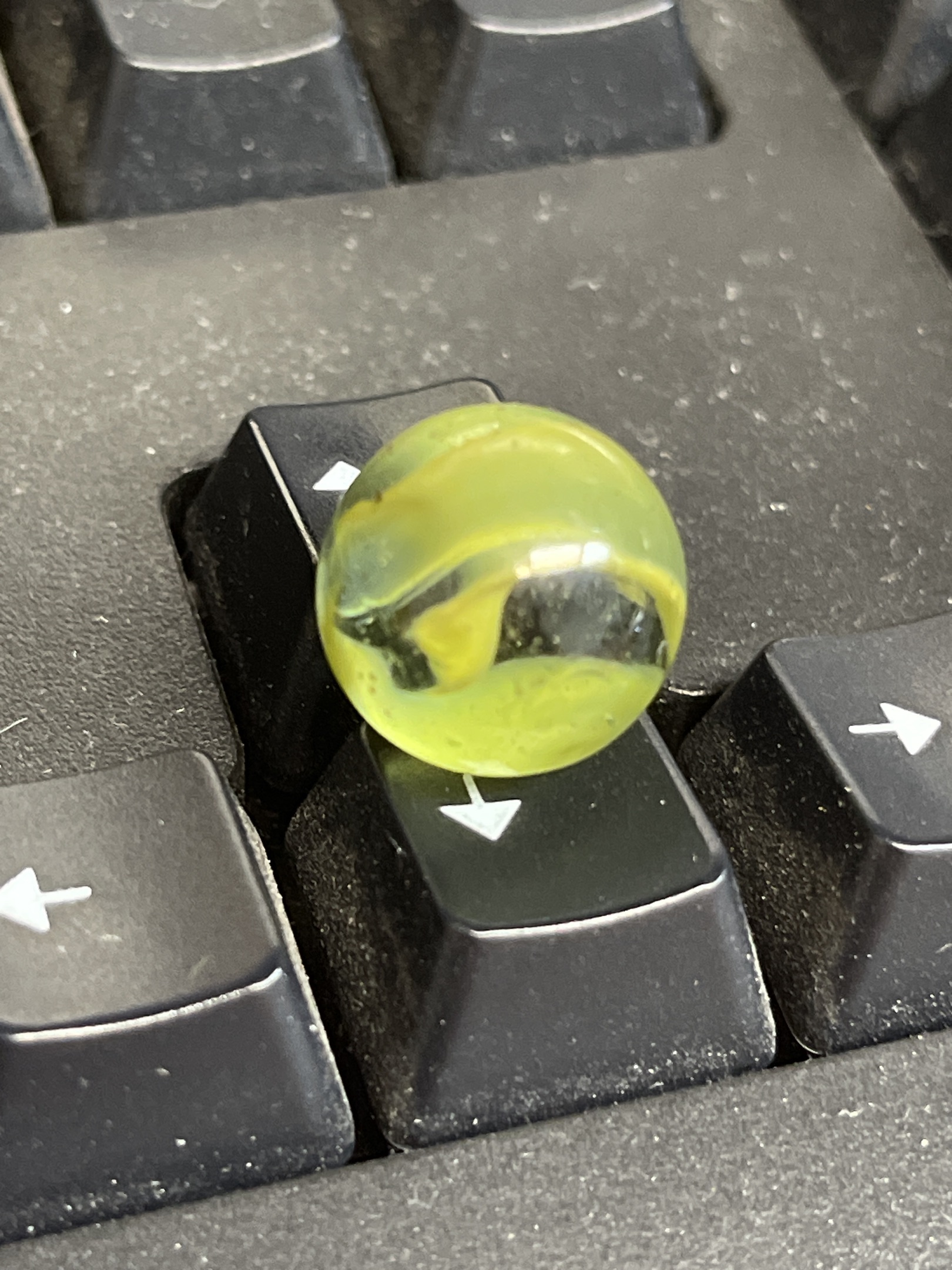 Lime Yellow Banana Cat's Eye by Vitro Agate, identification view