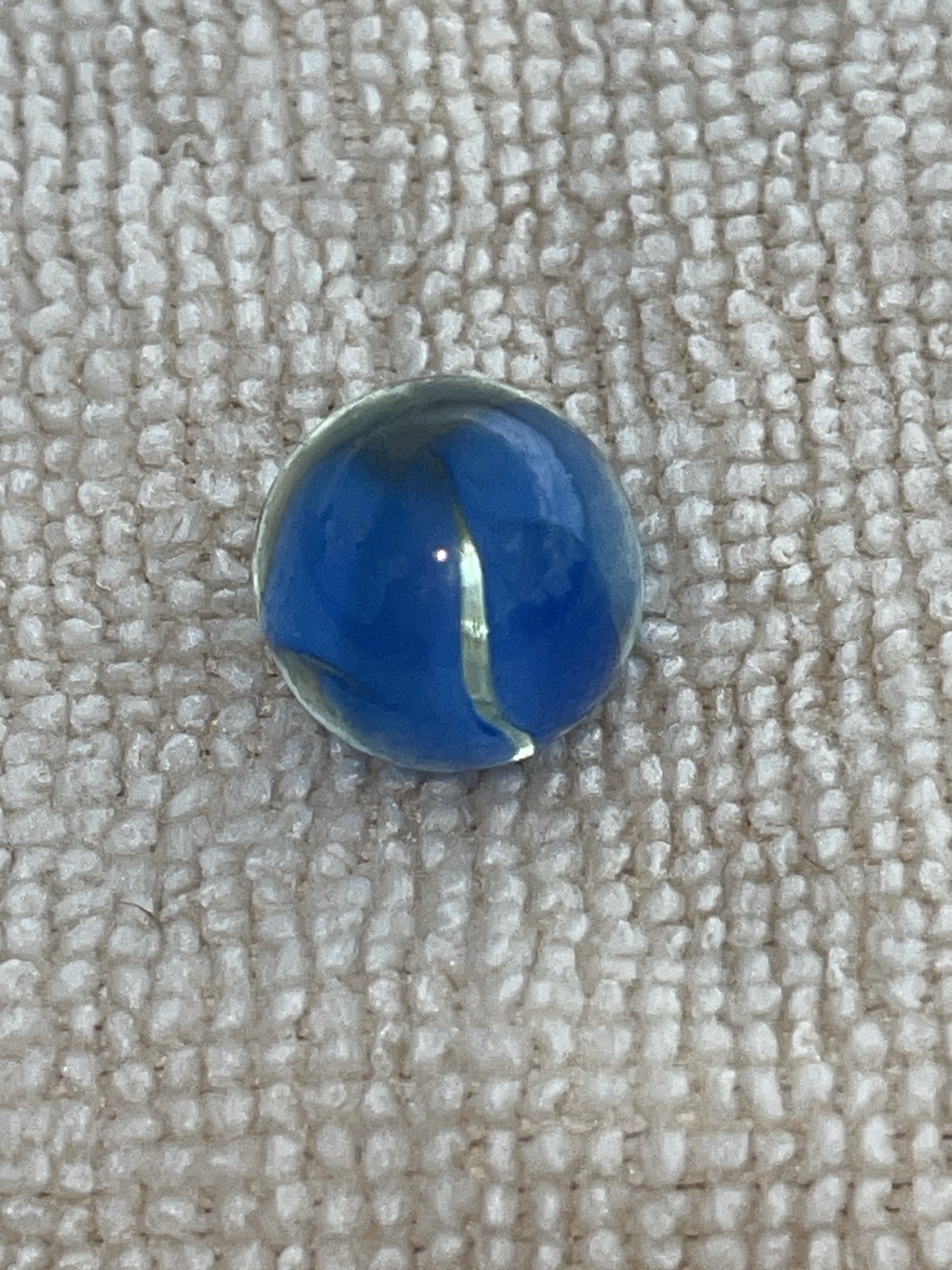 Blue Cat's Eye by Vitro Agate, identification view