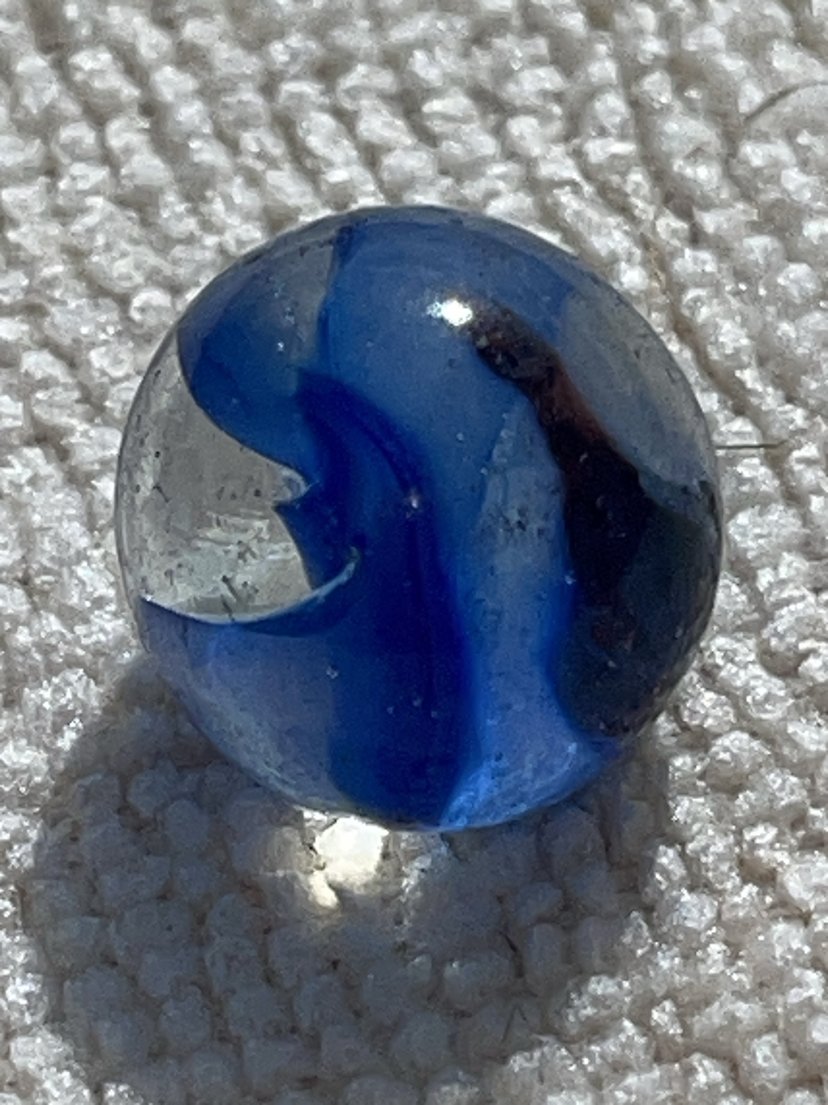Blue Ribbon by Vitro Agate, identification view