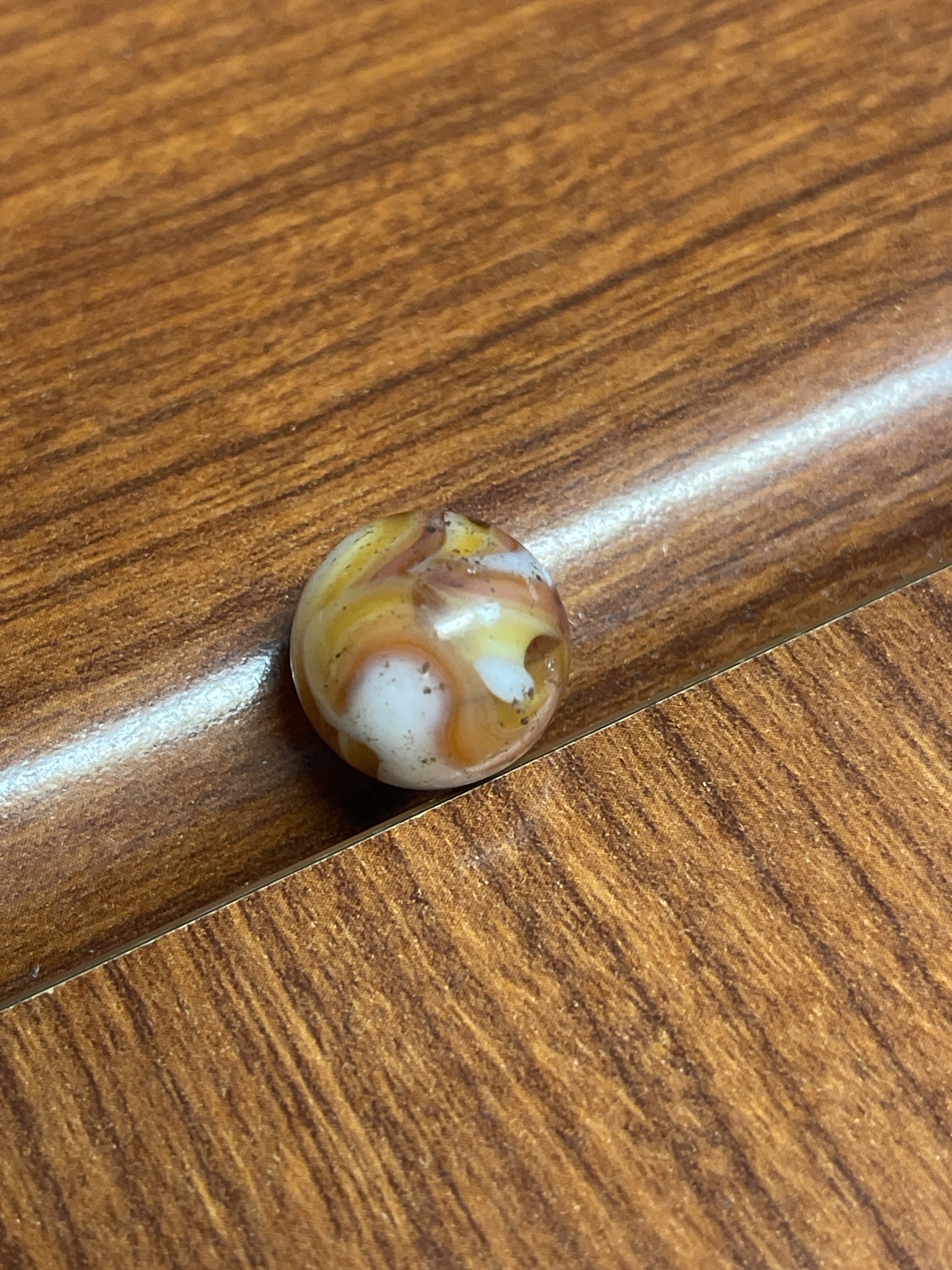 Butterscotch / Carnelian Corkscrew by Akro Agate, identification view