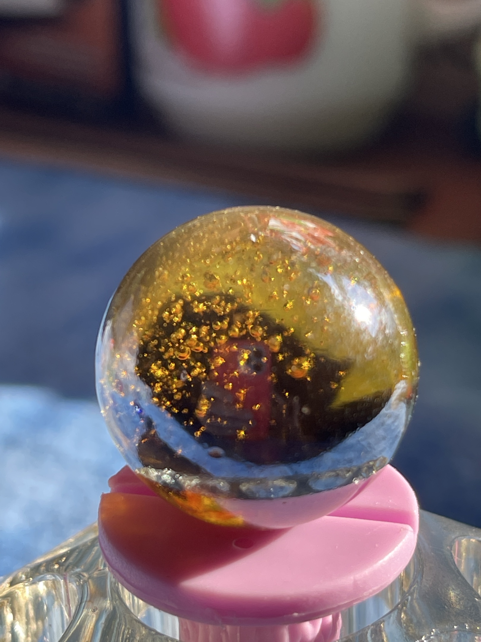 Amber Honey Clearie - Beer Bottle by Akro Agate, identification view