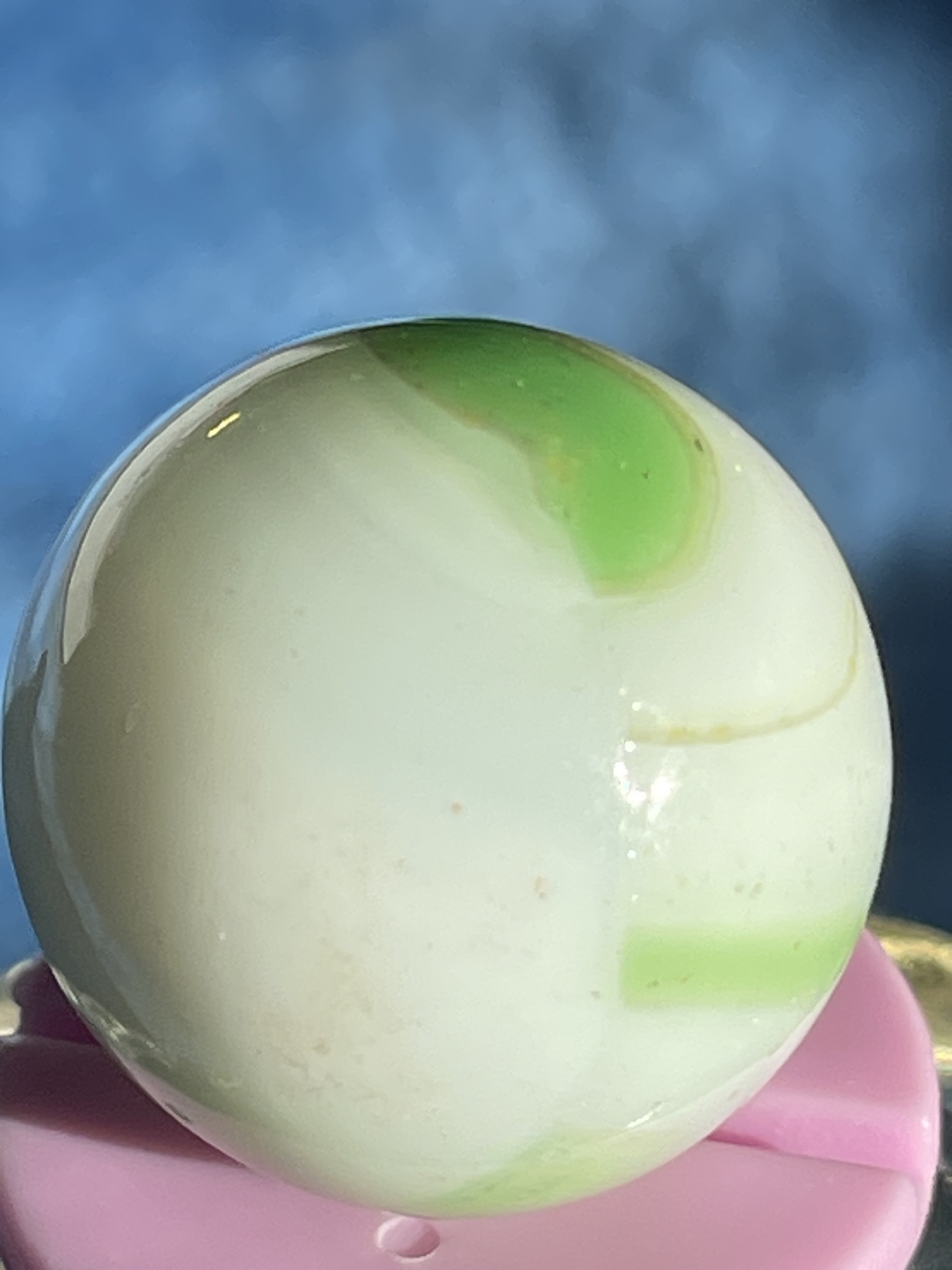 Green and White Patch by Vitro Agate, identification view