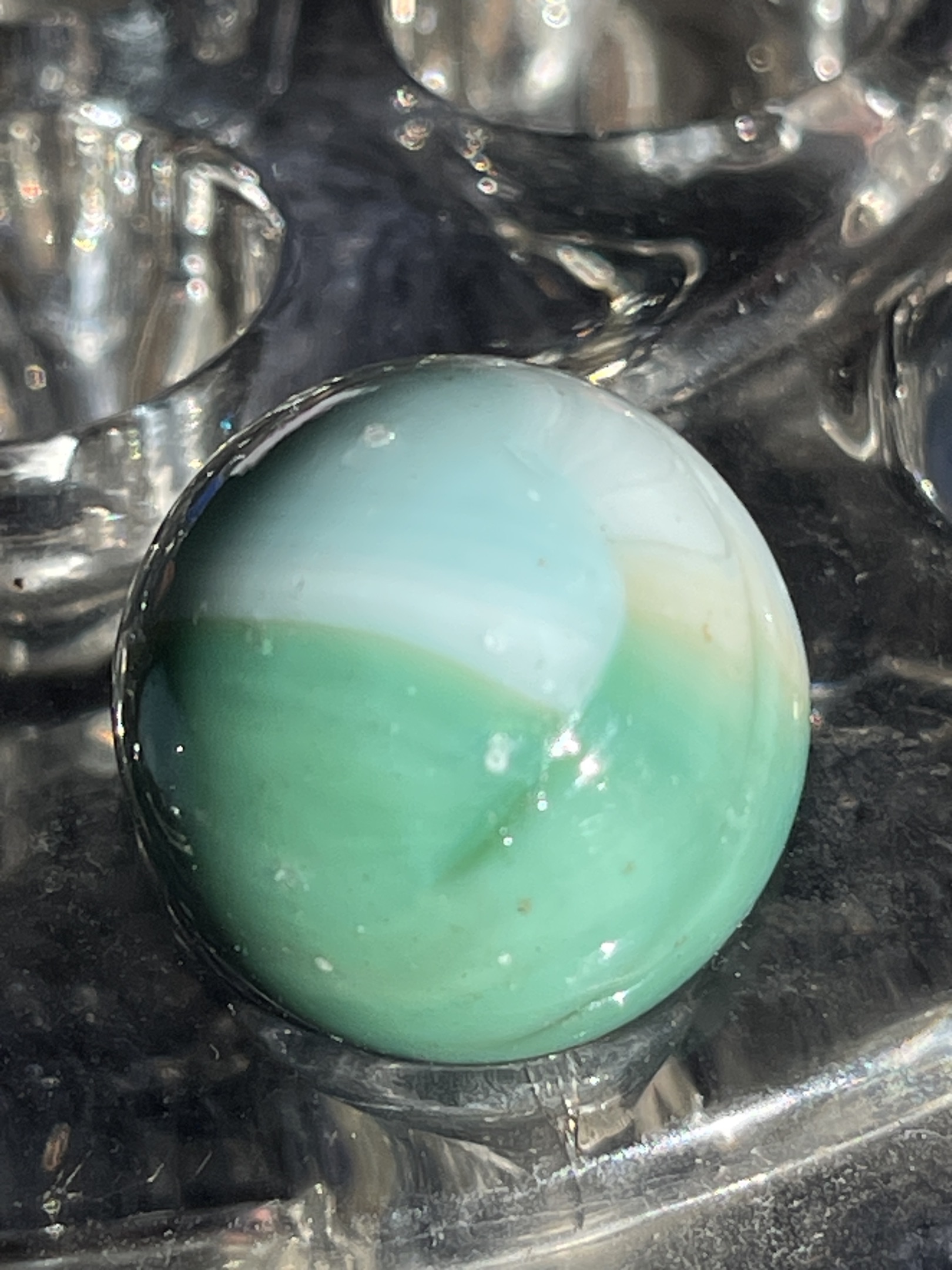 Green Onyx by Akro Agate, identification view