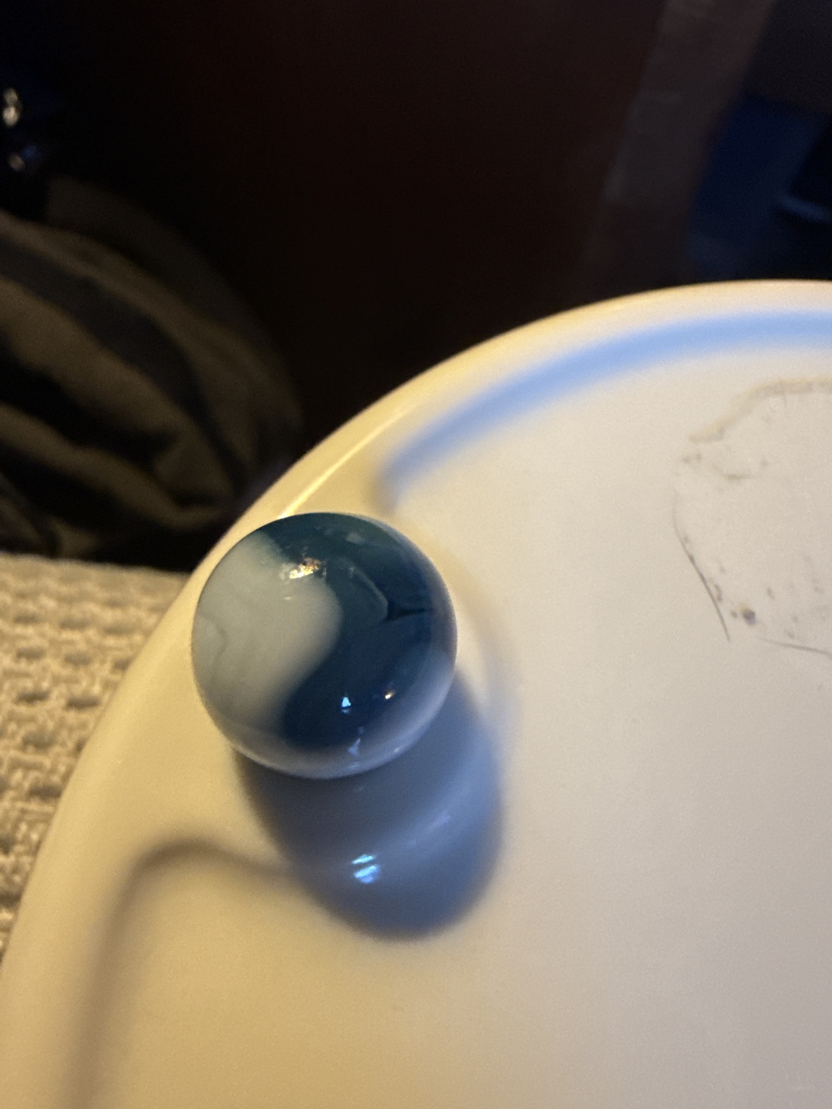 Blue Parrot by Vitro Agate, identification view