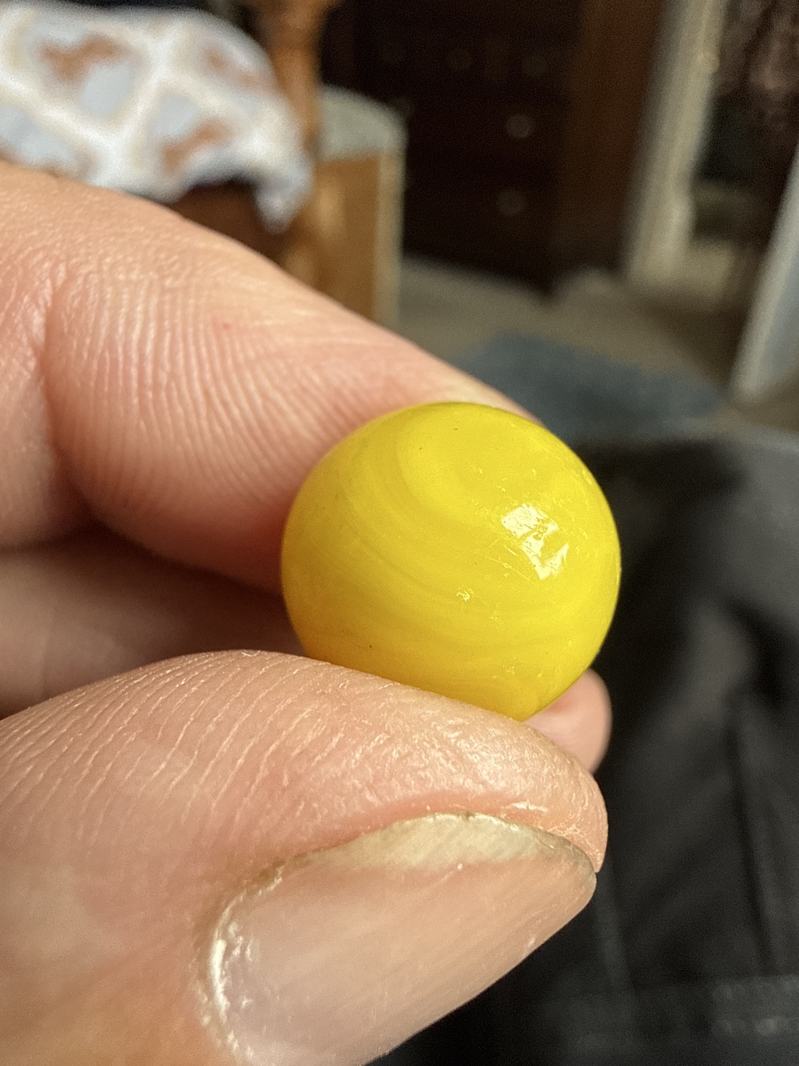 Opaque Yellow Lemon by Vitro Agate, identification view