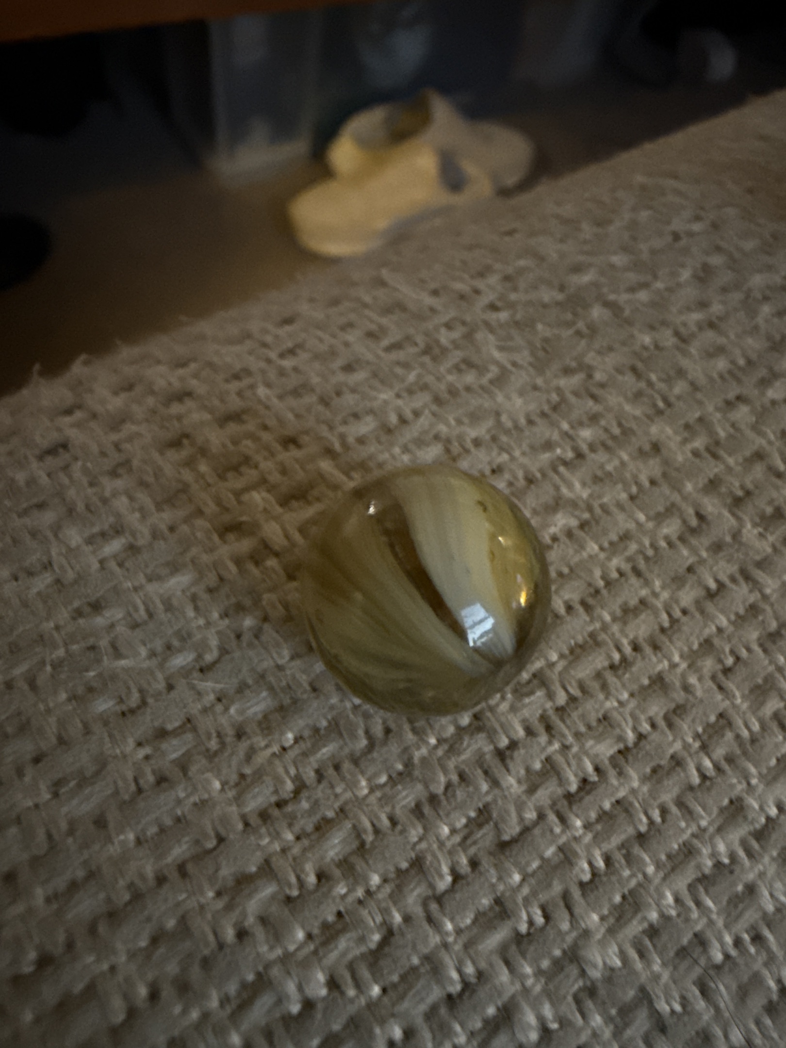 White Cat's Eye by Vitro Agate, identification view