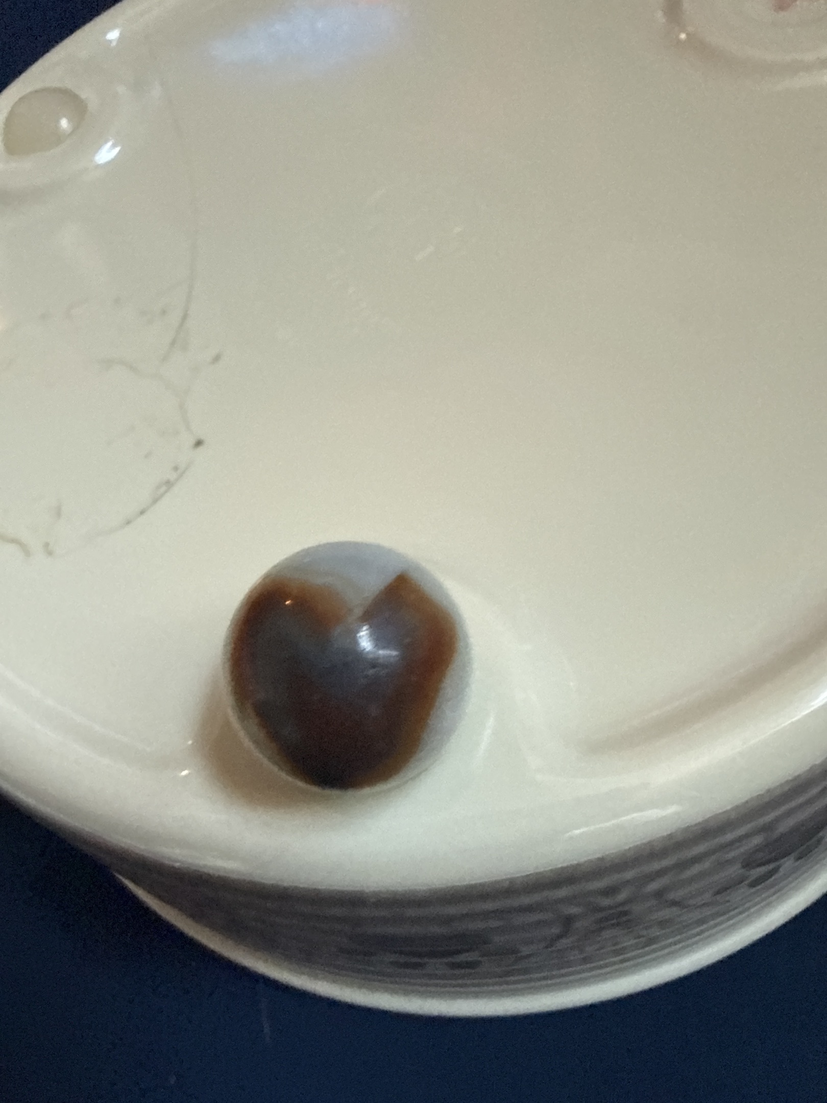 Brown and White Patch by Akro Agate, identification view