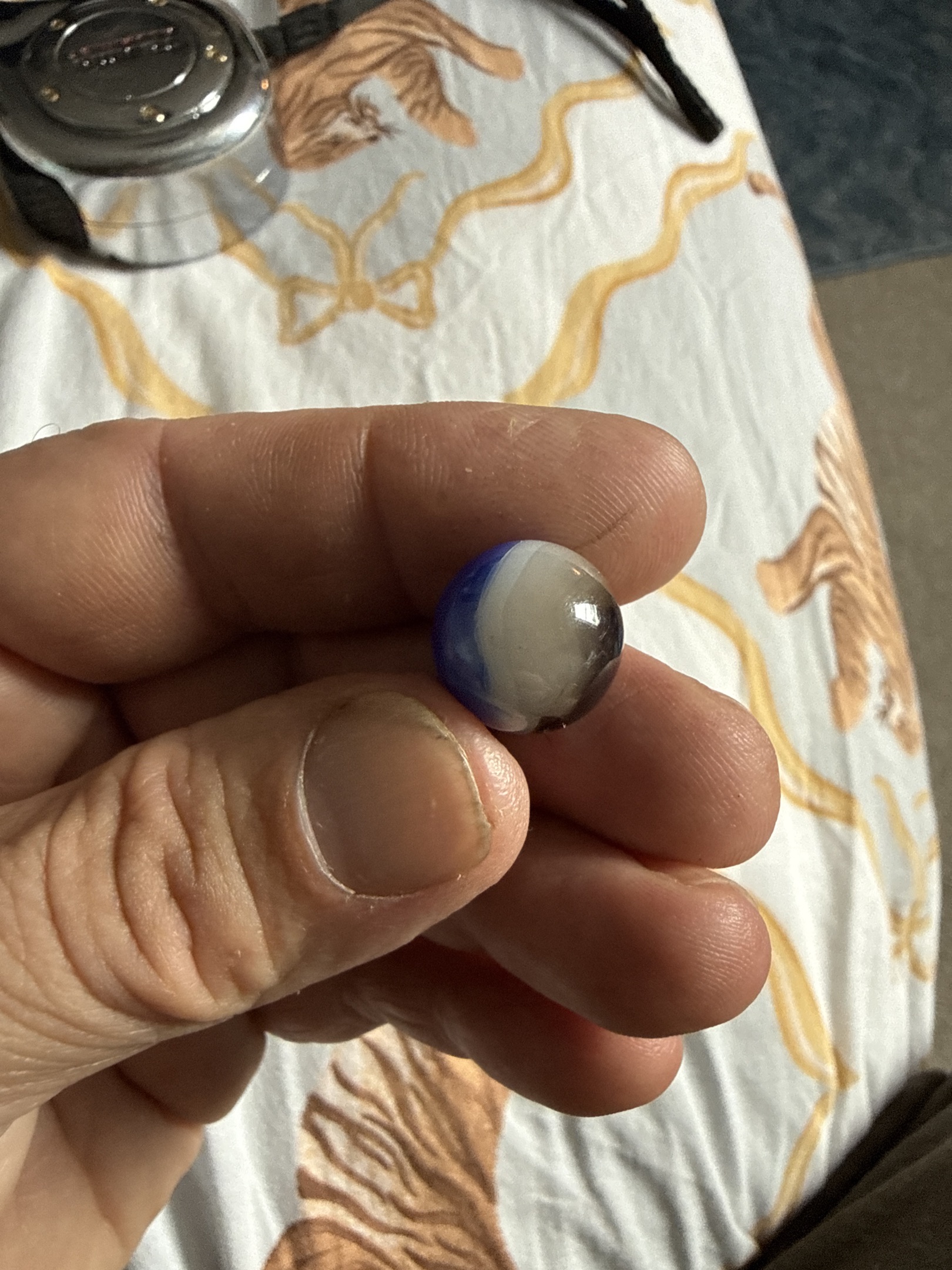 Blue and White Patch by Vitro Agate Co., identification view