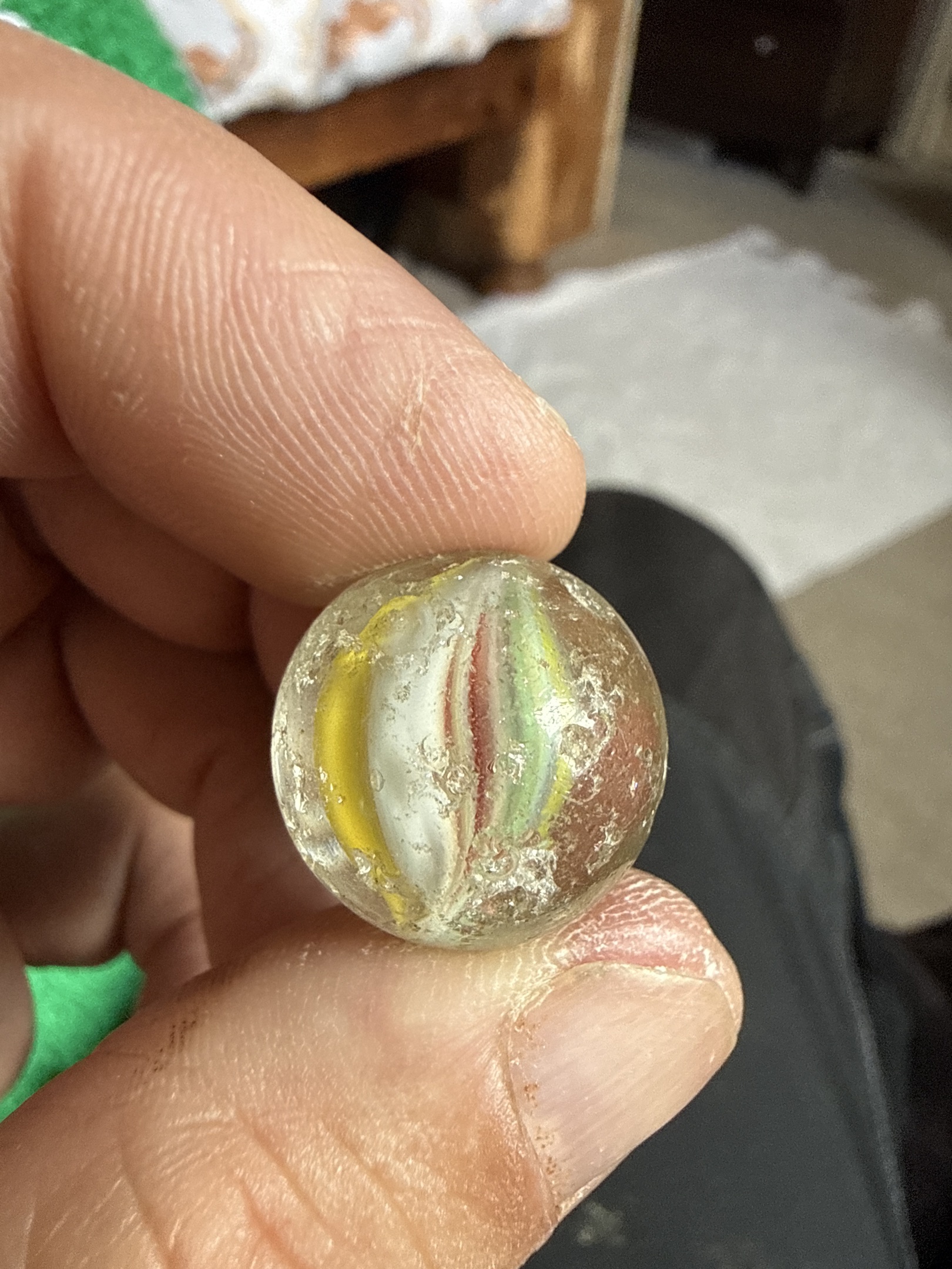 White Solid Core Rainbow by German Handmade (Lauscha, Germany), identification view