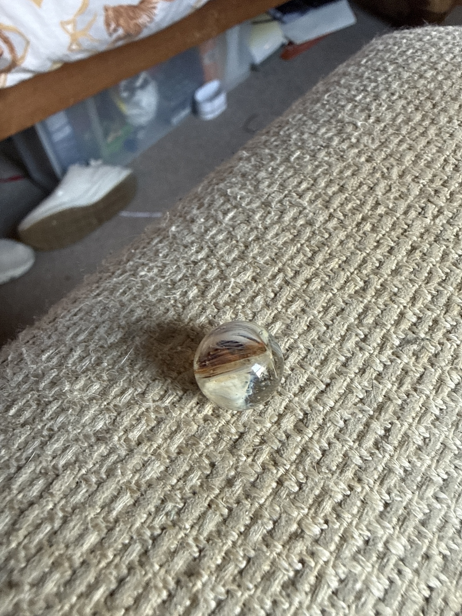 Brown Ribbon Cat's Eye by Vitro Agate, identification view