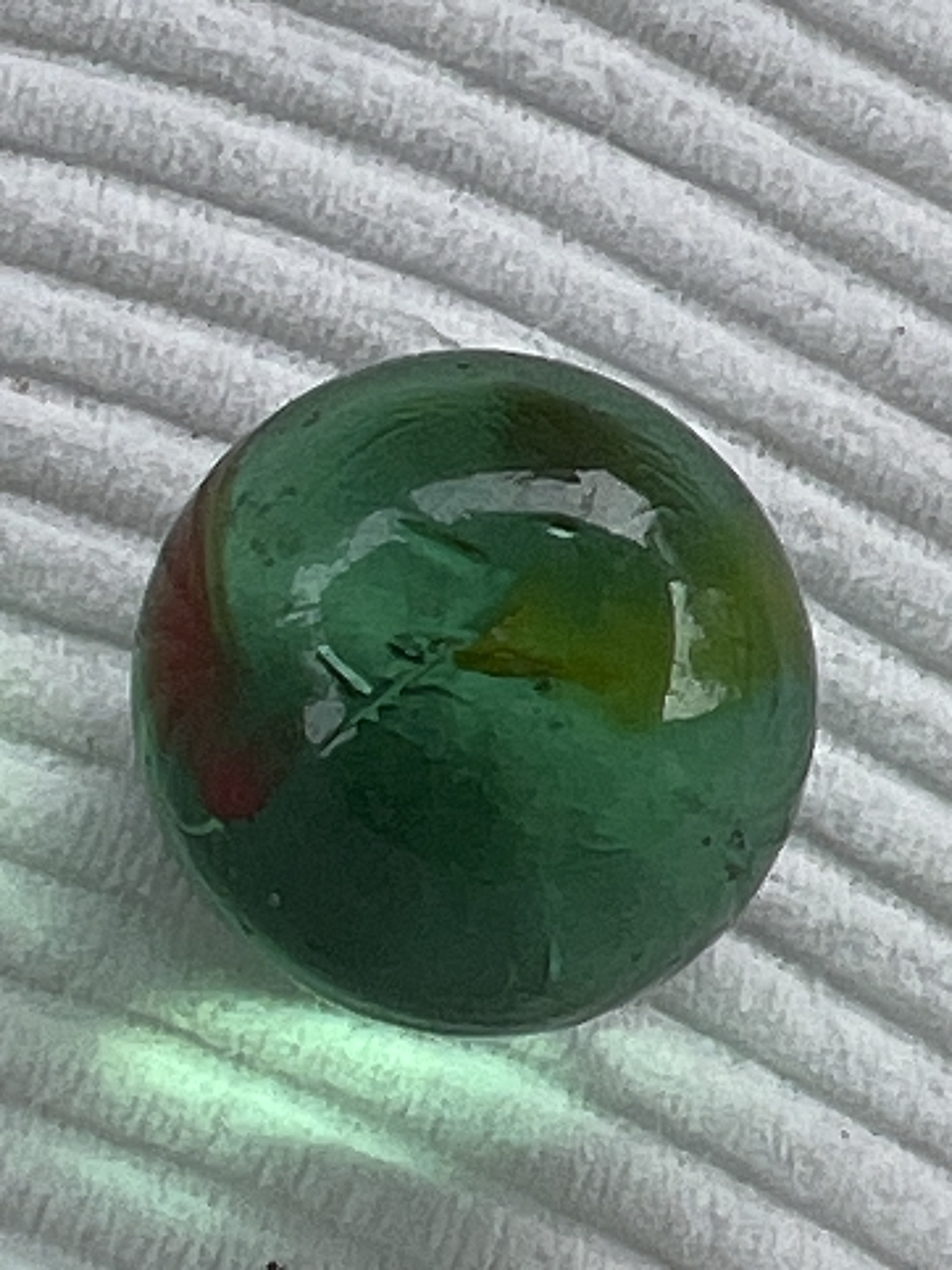 Multi-Vane (Red/Yellow in Green) by Vitro Agate Company