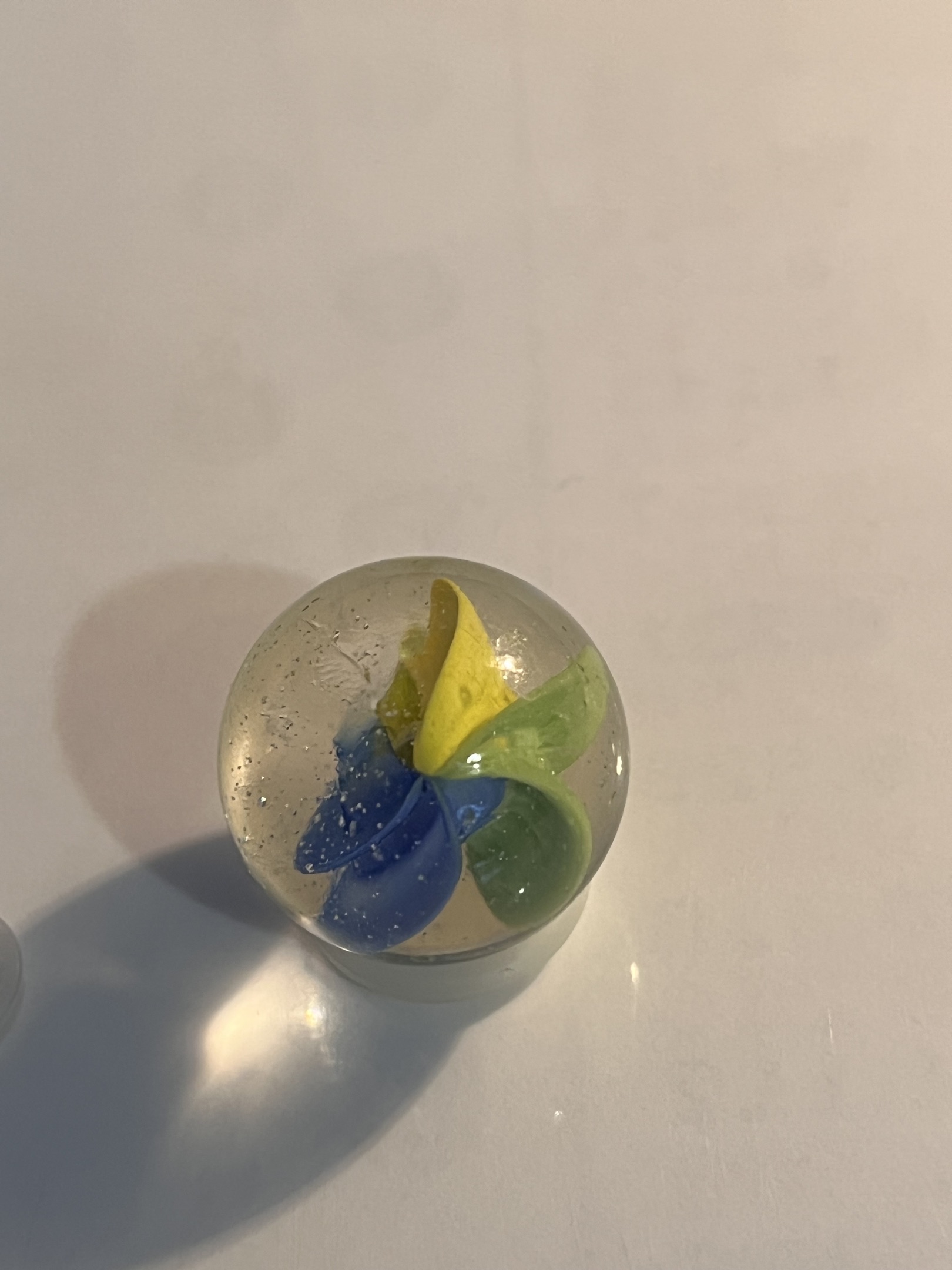 Three-Color Pinwheel Propeller by Vitro Agate, identification view