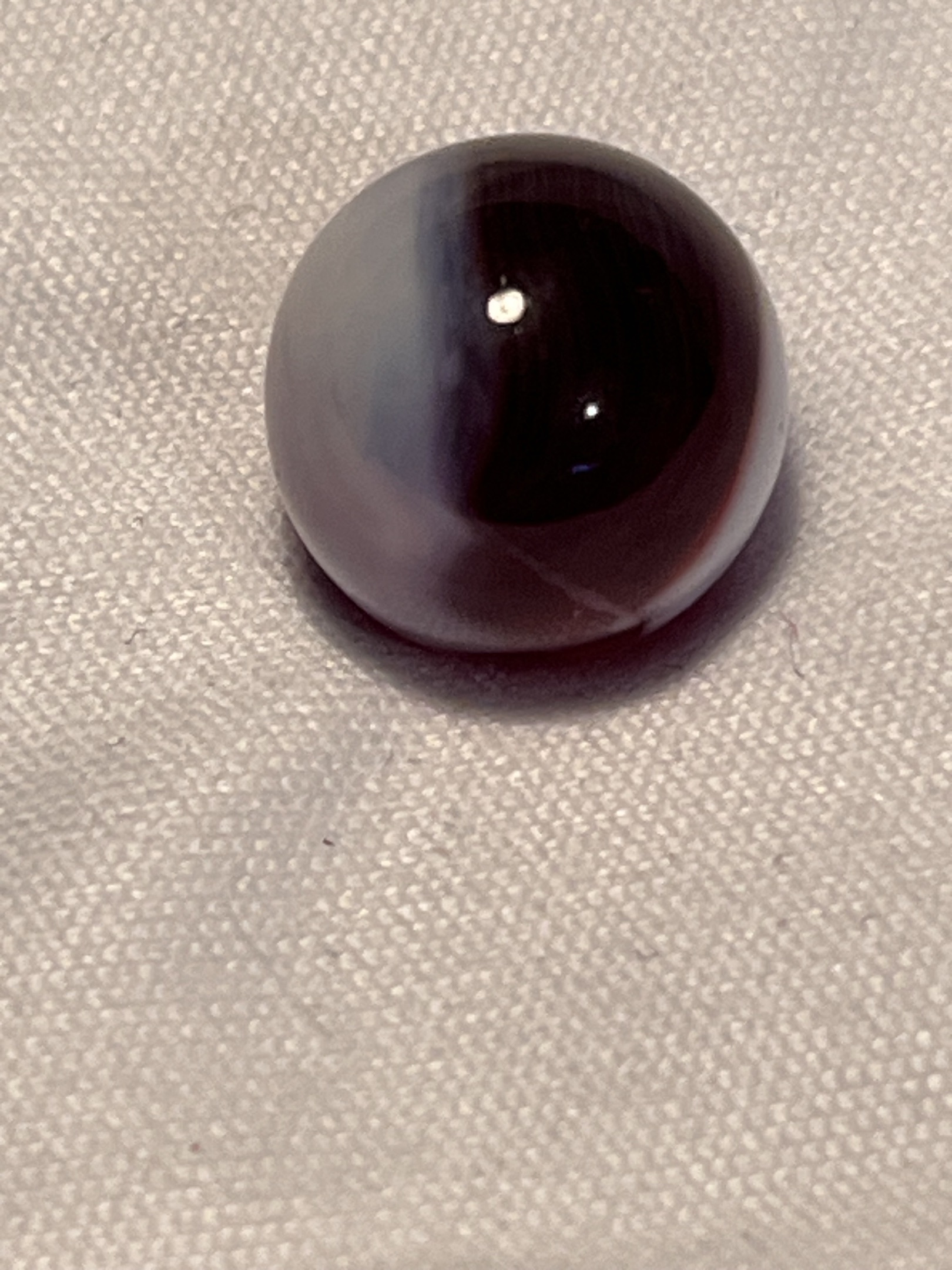 Oxblood and White Corkscrew by Akro Agate, identification view