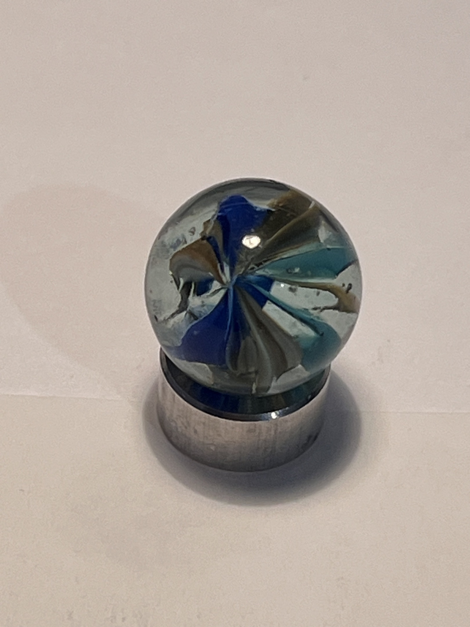 Pinwheel / Starburst Ribbon by German Handmade (Lauscha), identification view