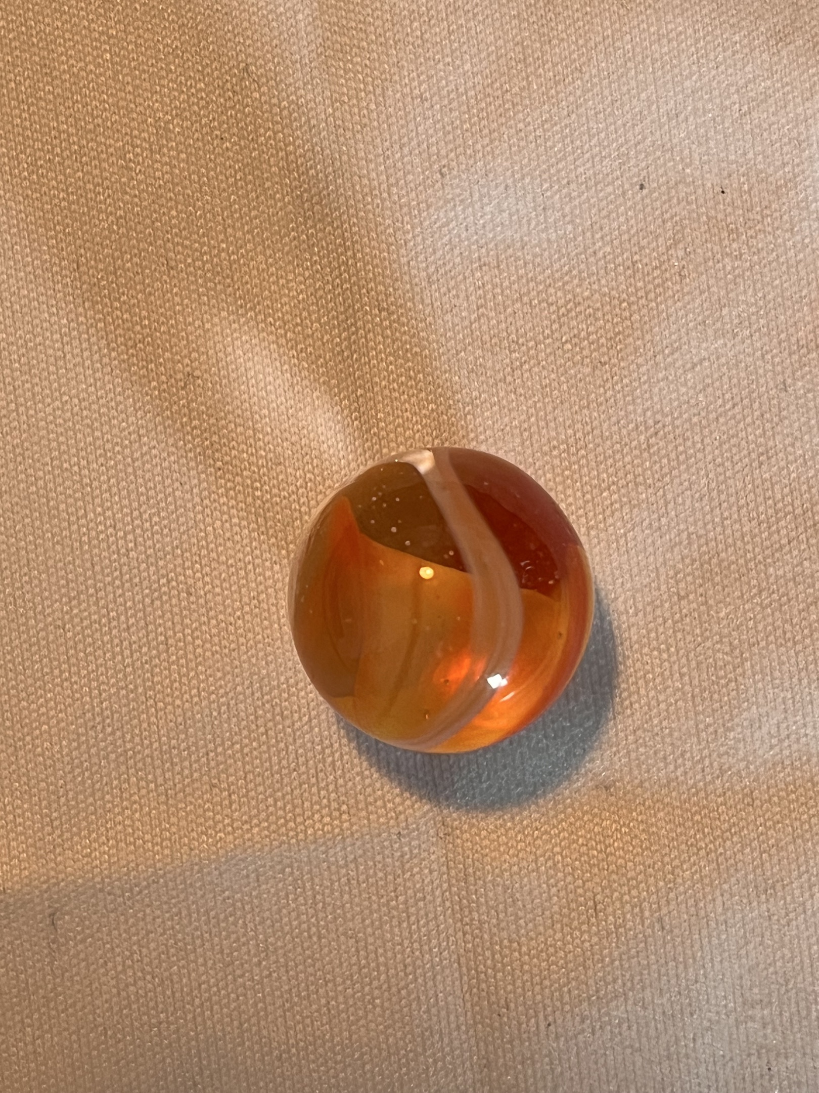 Amber Bee / Golden Amber Swirl by Peltier Glass Company, identification view