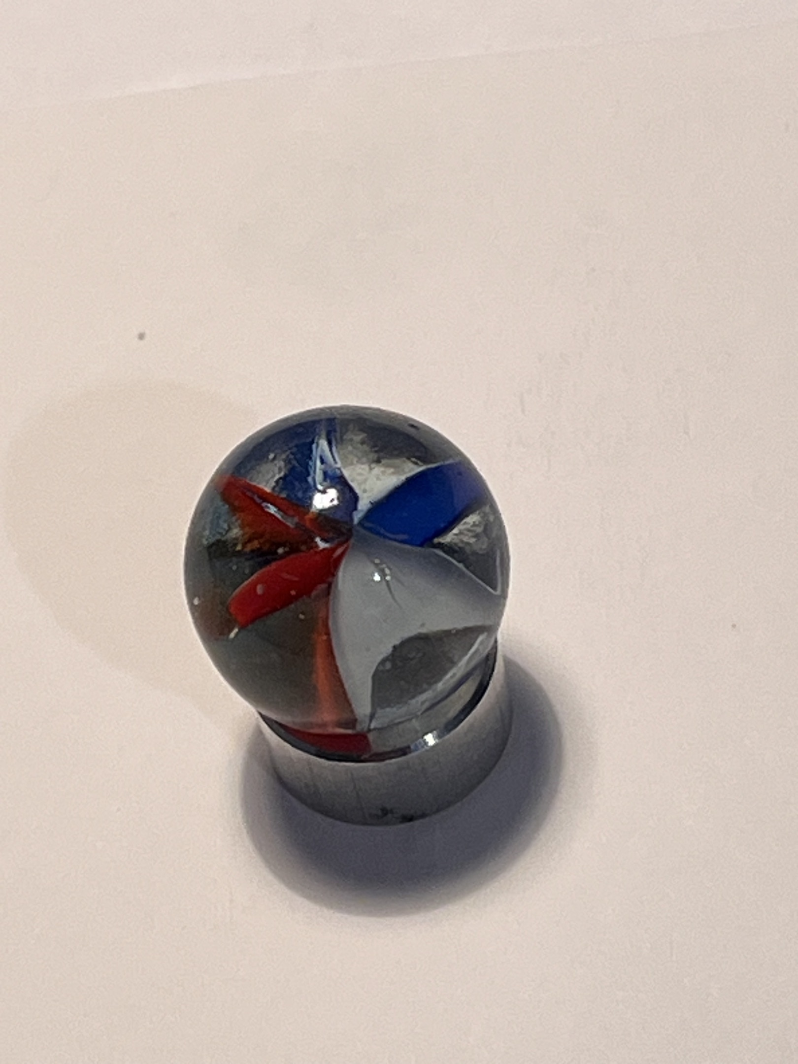 Patriotic 4-Vane Cat's Eye - American Flag by Vitro Agate, identification view