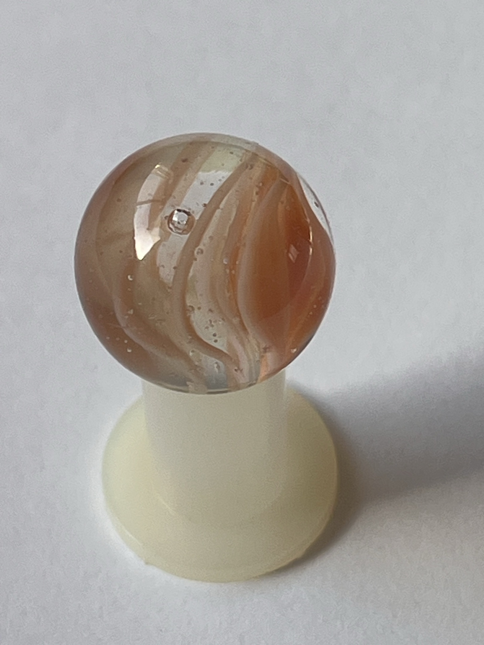 Orange Clearie Corkscrew by Akro Agate, identification view
