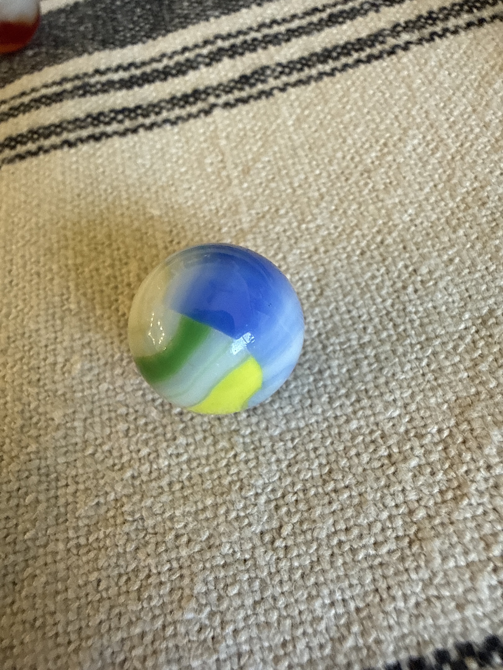 Parrot (3-Color Variant) by Vitro Agate Company