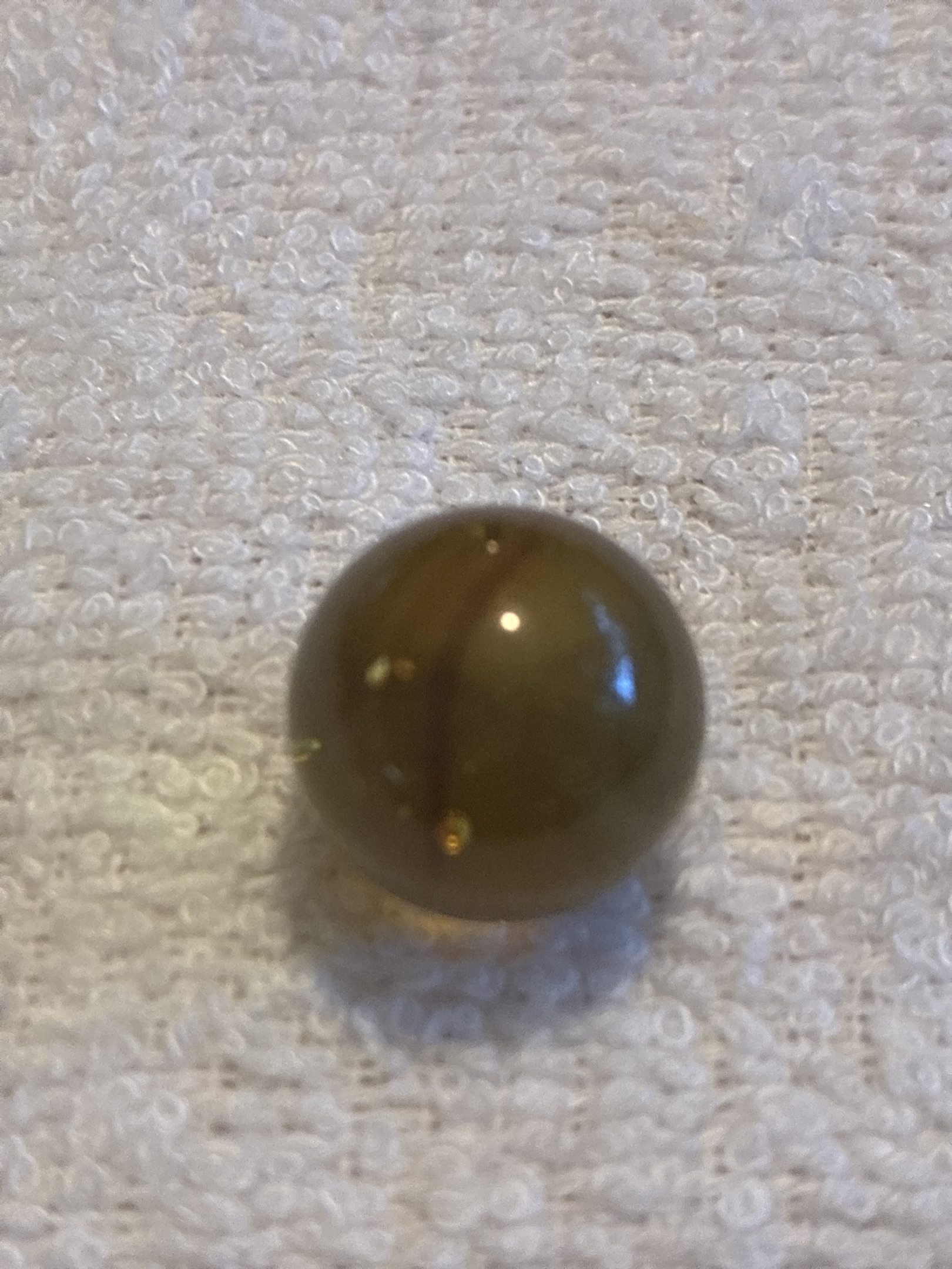 Amber Flint by Akro Agate Company, identification view