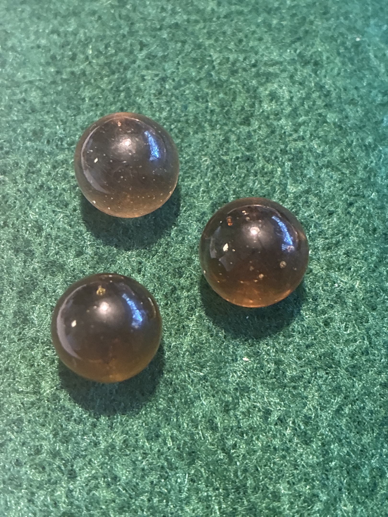 Amber Clearie by Akro Agate, identification view