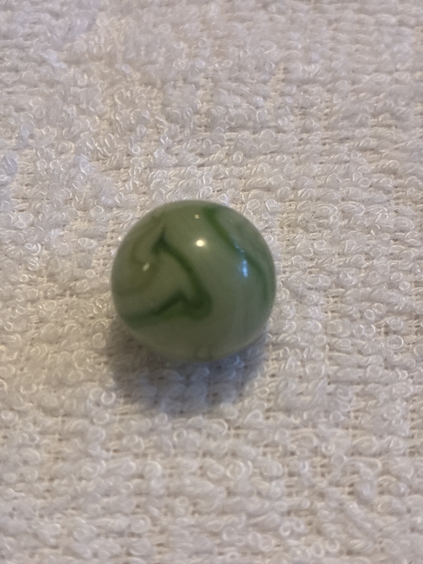 Green Swirl / Pistachio by Alley Agate, identification view