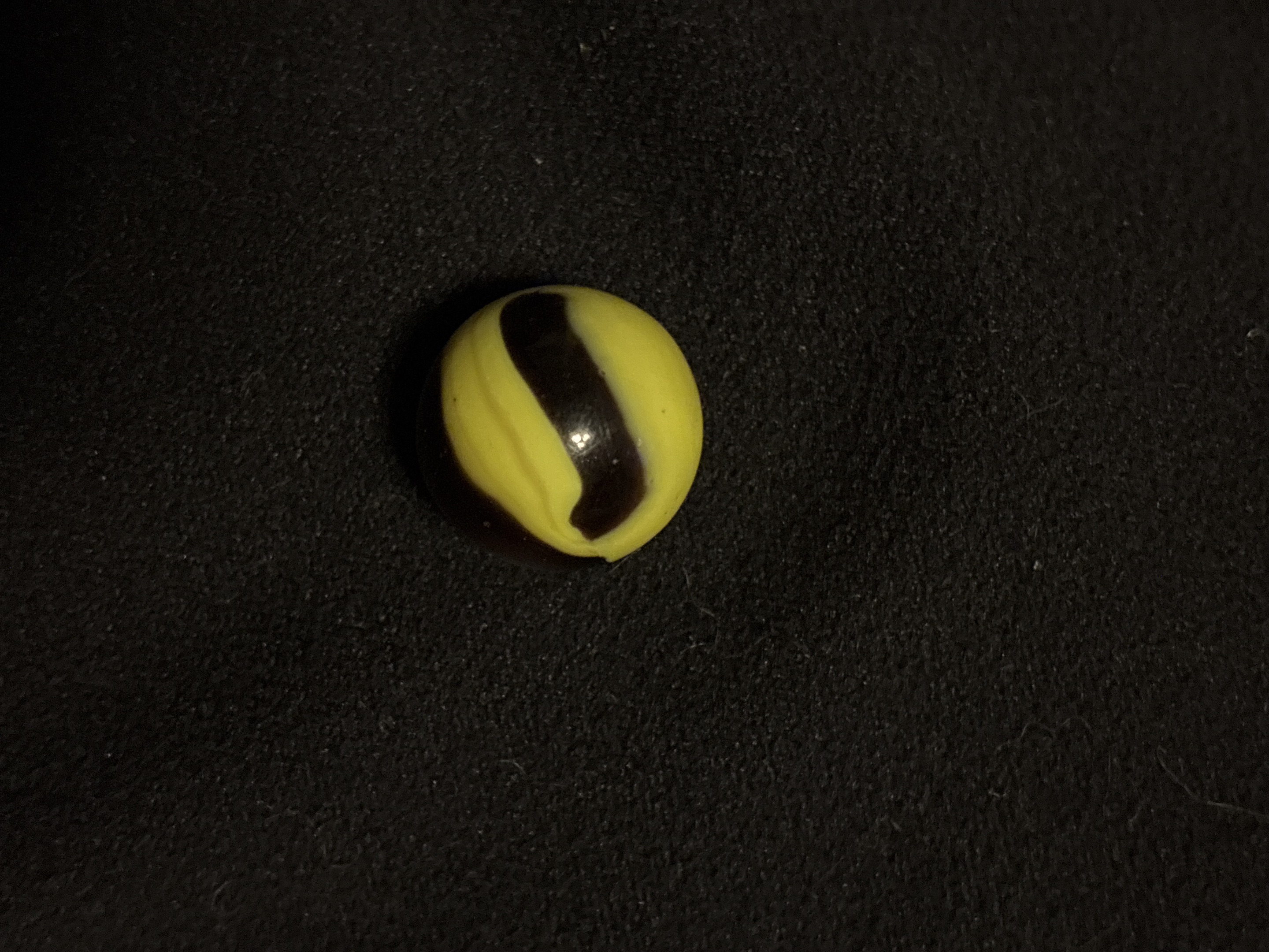 Bumblebee by Peltier Glass Company