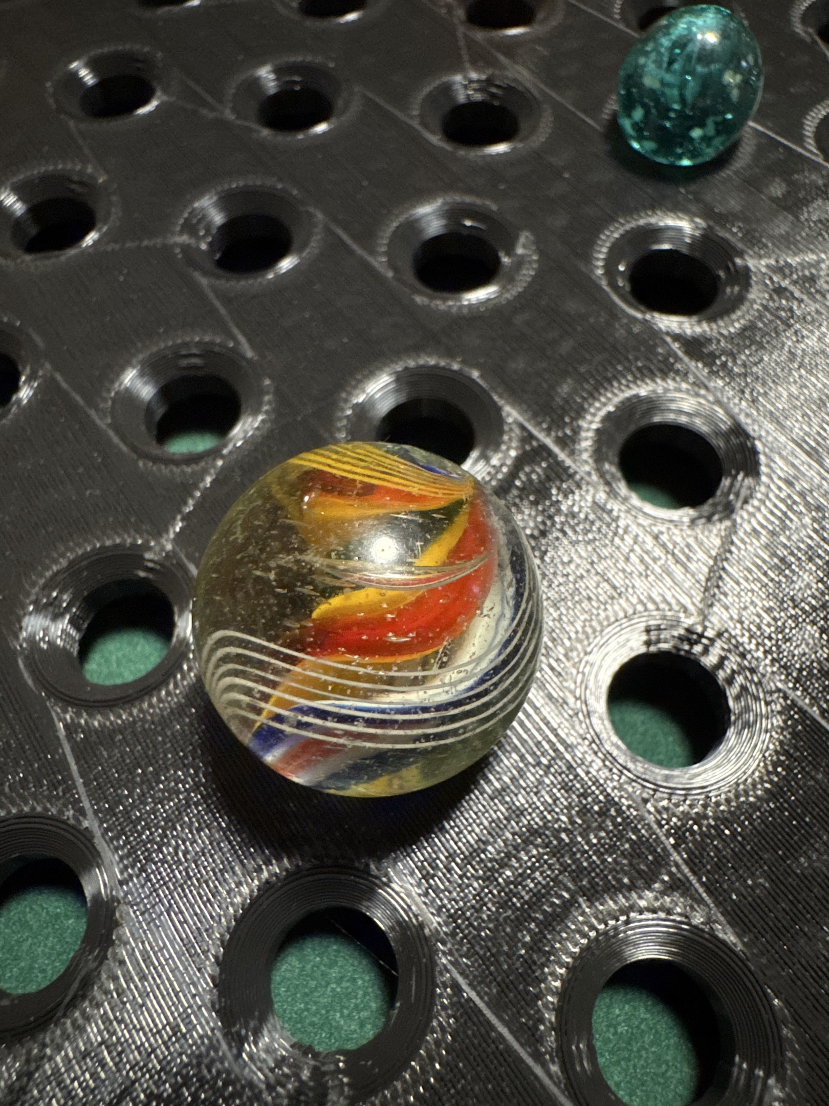 Divided Core Swirl with Outer Threads by German Handmade (Lauscha Region)
