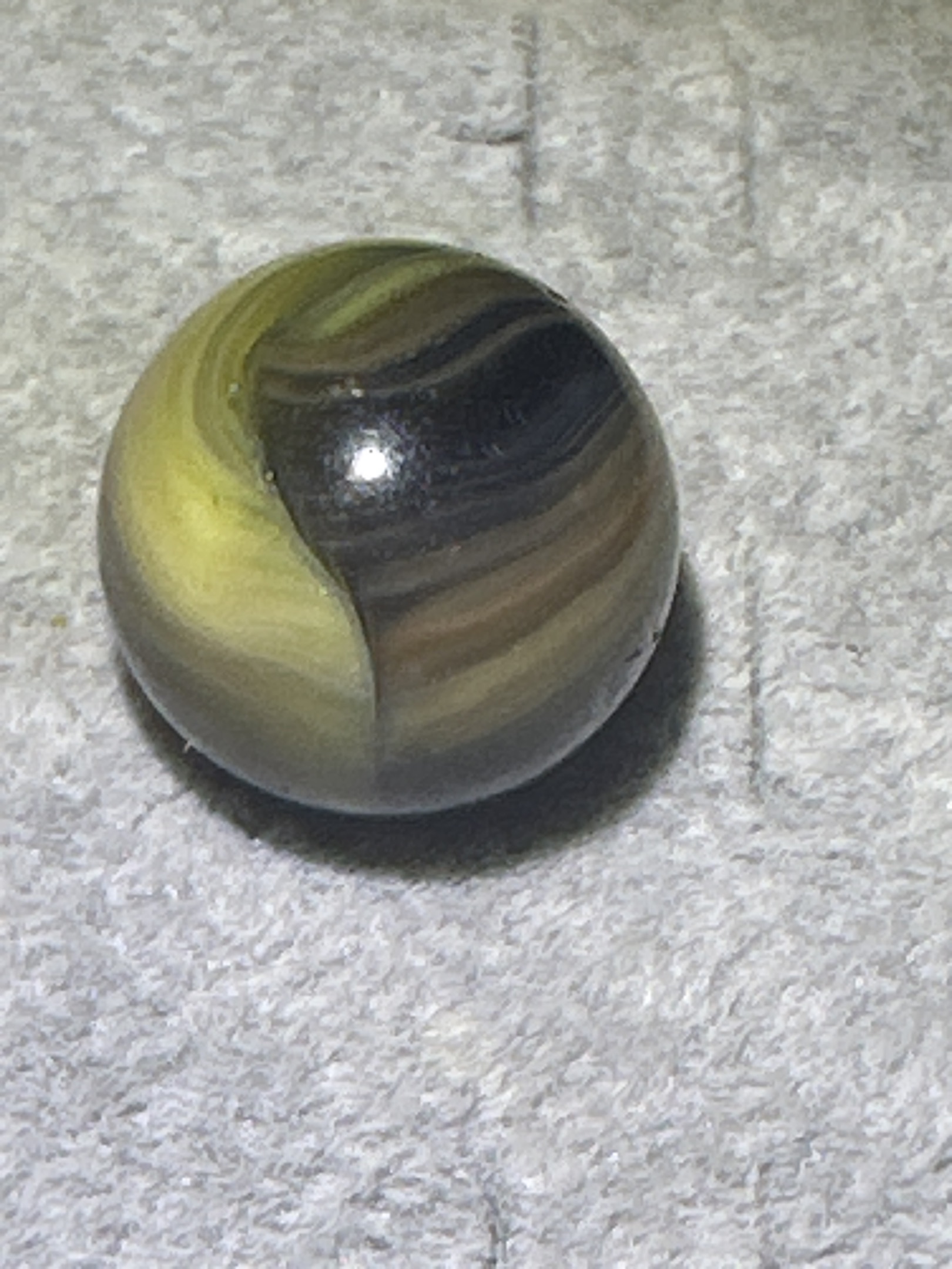 Pistachio Swirl / Olive Drab Swirl by Alley Agate, identification view