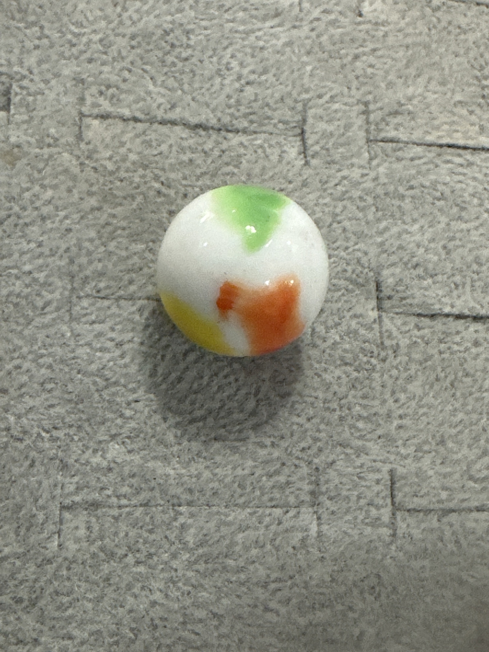 Orange, Green, and Yellow on White by Vitro Agate, identification view