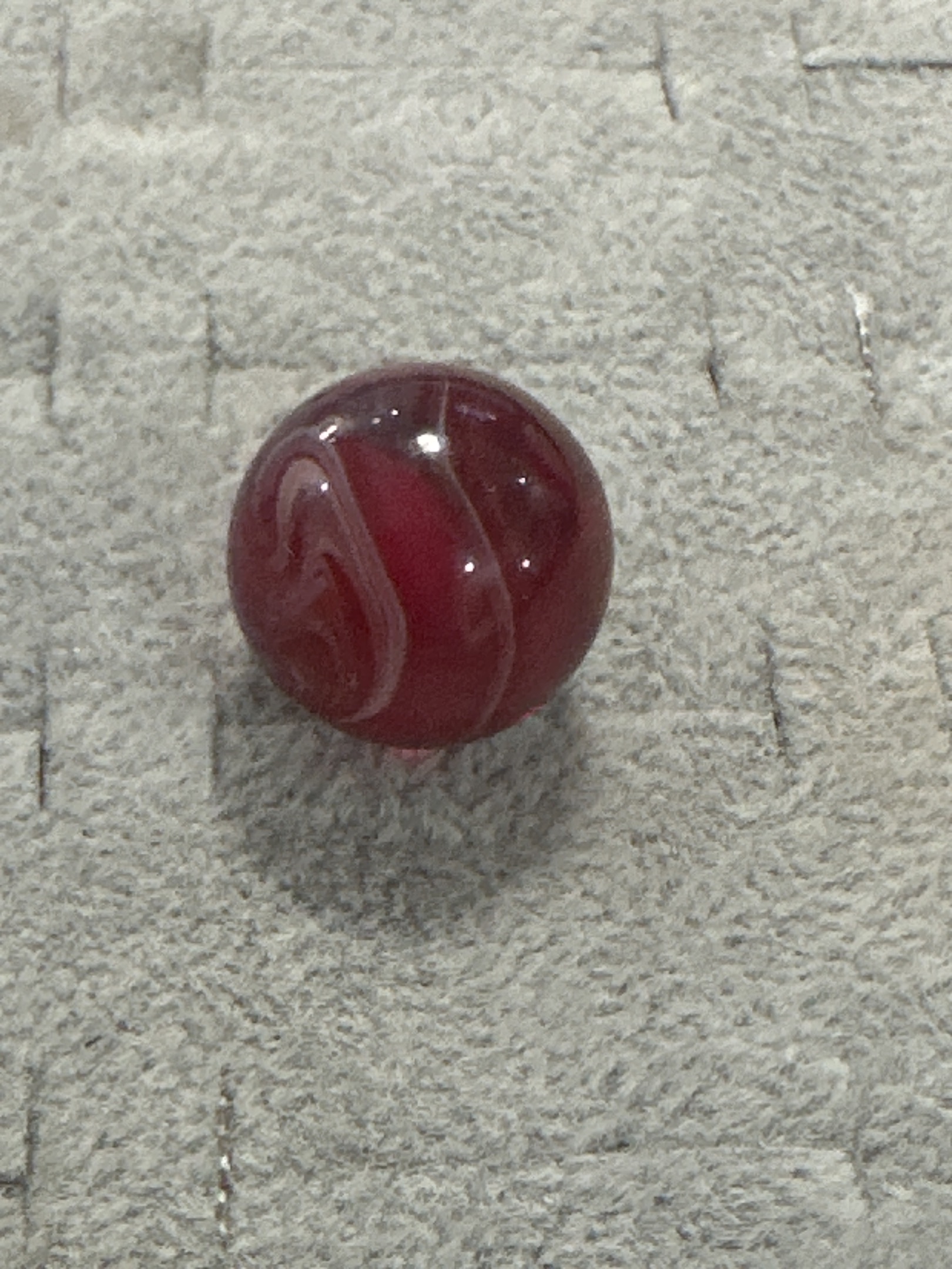 Red Sparkler / Carnelian Oxblood Swirl by Akro Agate, identification view