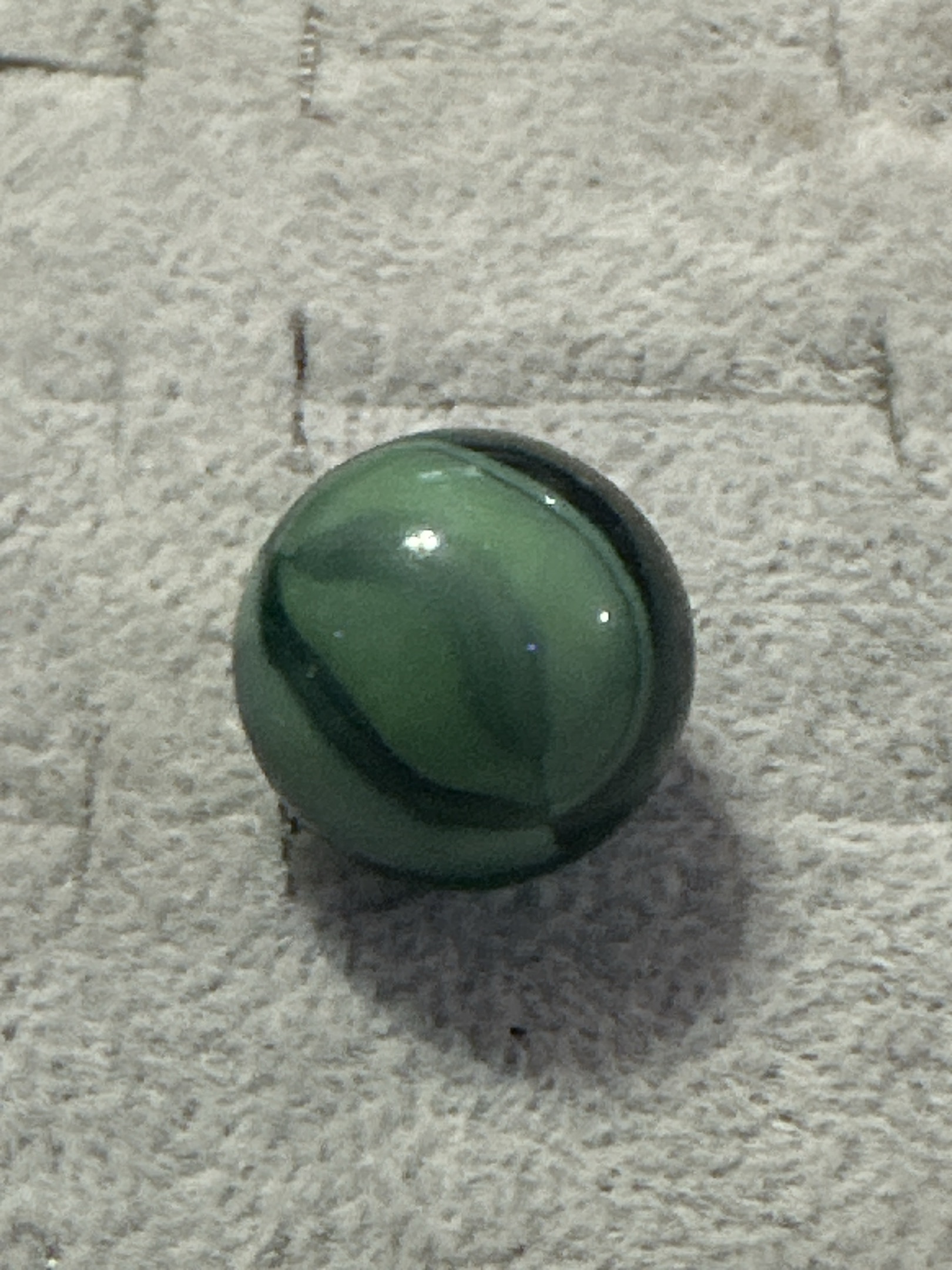 Green Translucent Swirl by Alley Agate, identification view