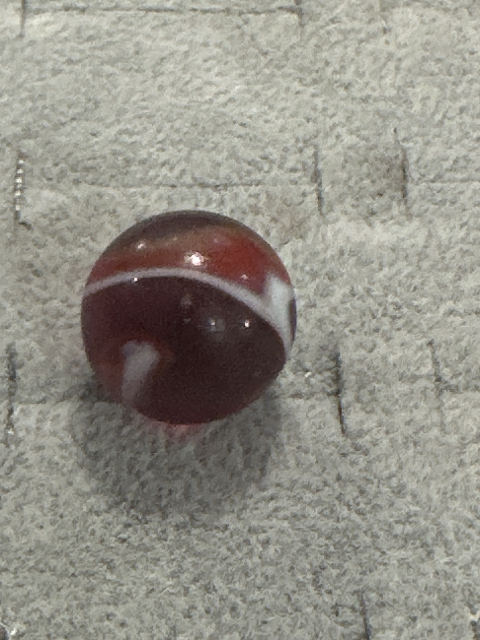 Prize Name / Amber Corkscrew by Akro Agate, identification view