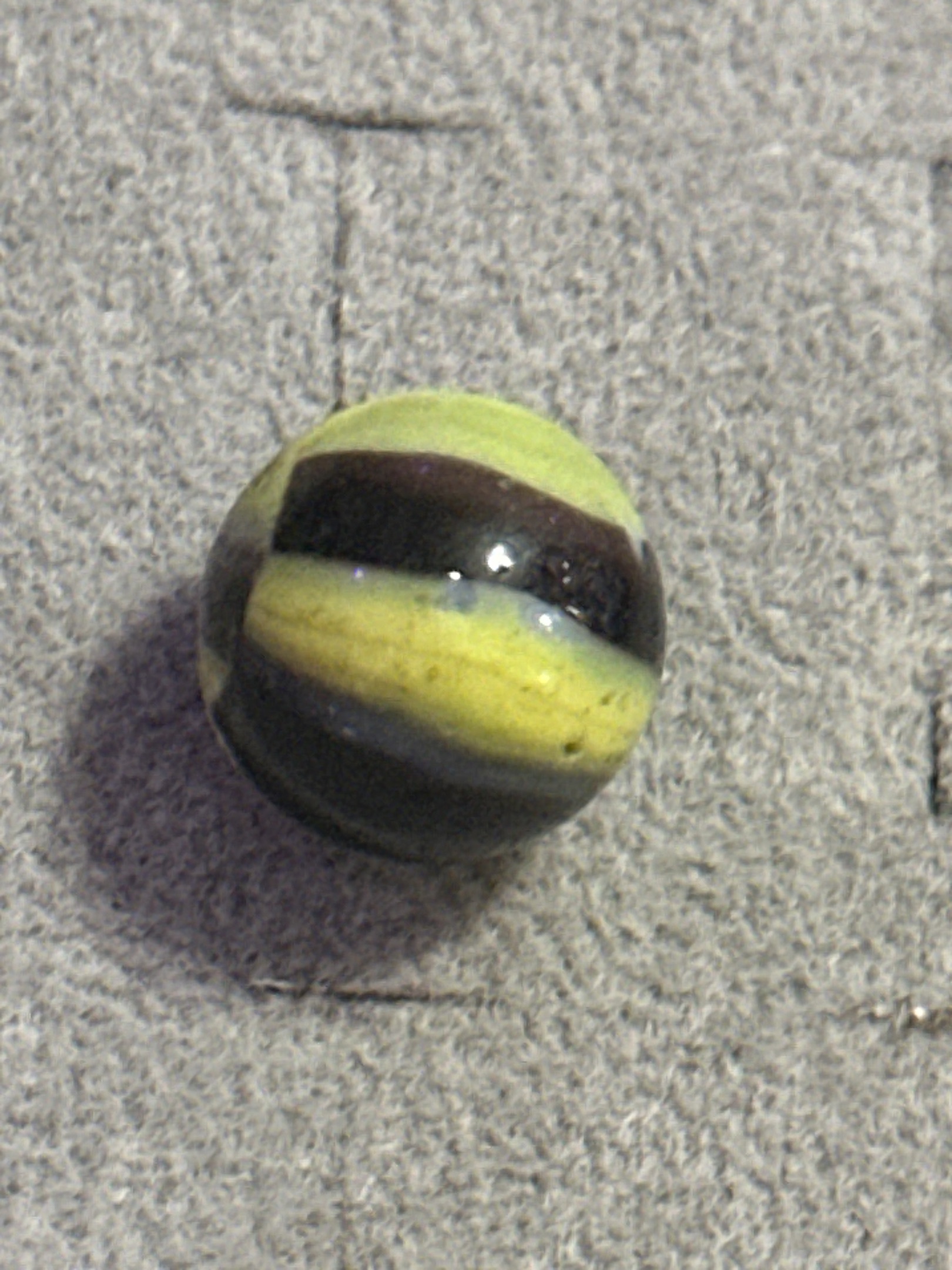 Bumblebee by Peltier Glass Company, identification view