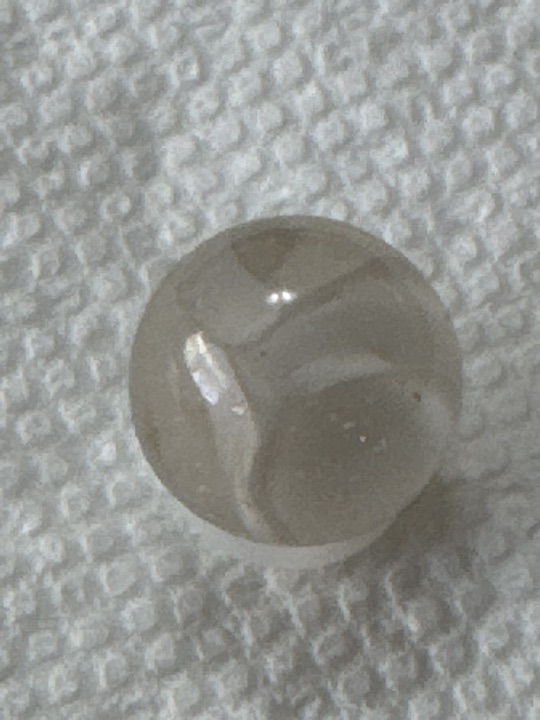 White Ribbon Clearie by Vitro Agate, identification view