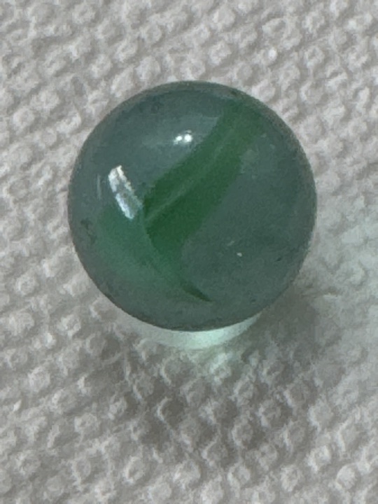 Green Cat's Eye by Vitro Agate, identification view