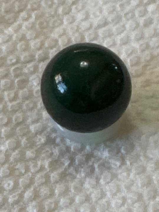 Dark Green Game Marble by Vitro Agate, identification view