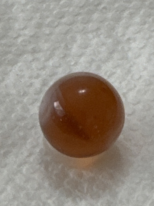 Honey Amber Clearie by Vitro Agate Co., identification view
