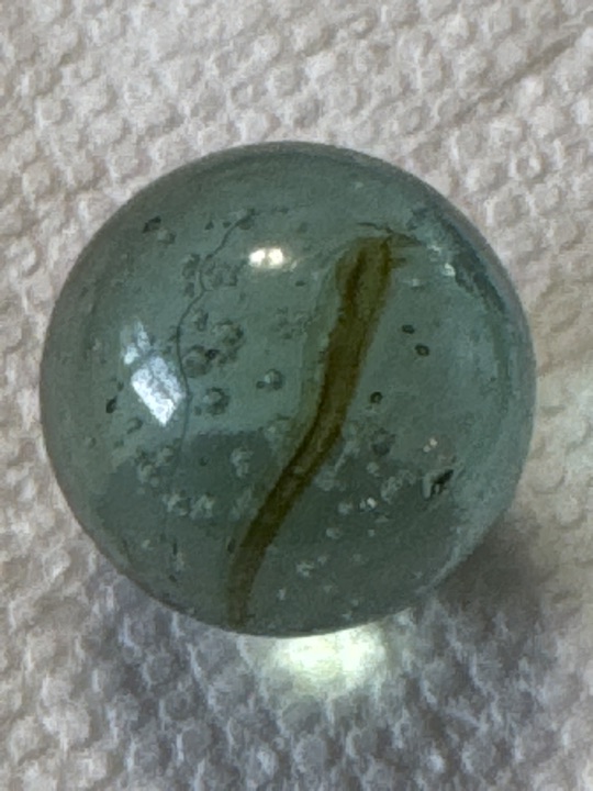 Amber Ribbon Core Swirl by German Handmade (Thuringian / Bavarian), identification view