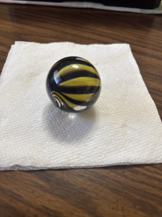 Bumblebee Jumbo Swirl by Jabo Inc., identification view