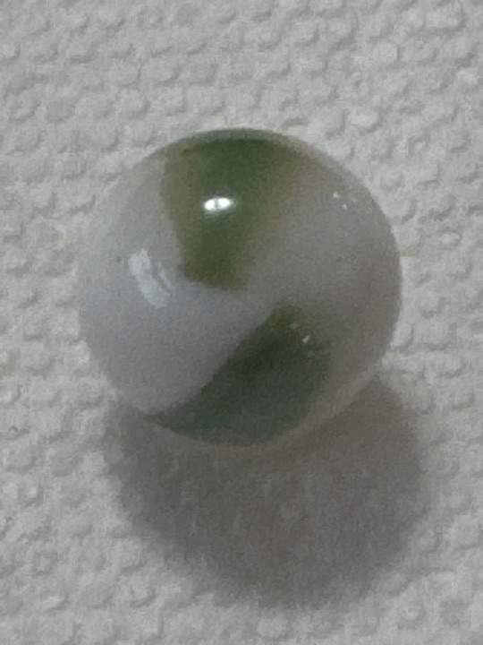Green and White Patch - Parrot Type by Vitro Agate, identification view