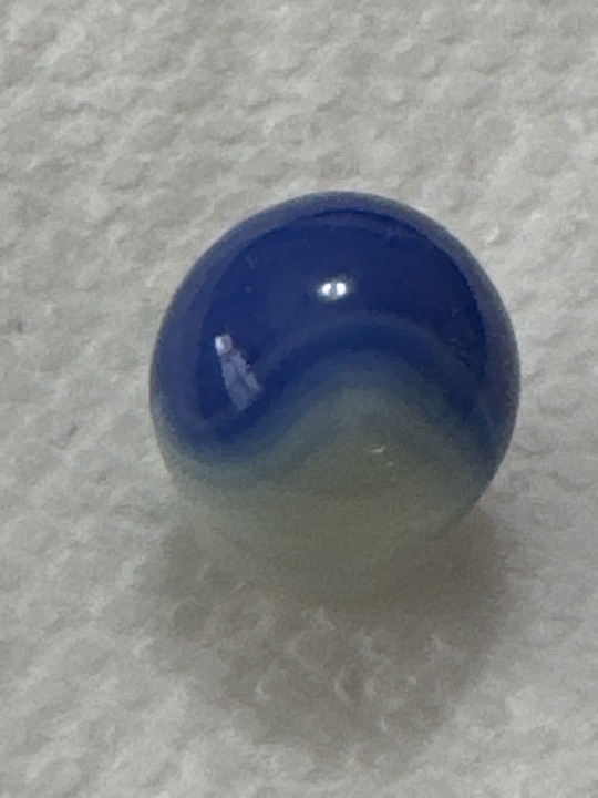 Blue and White Corkscrew - Blue Moon Type by Akro Agate, identification view