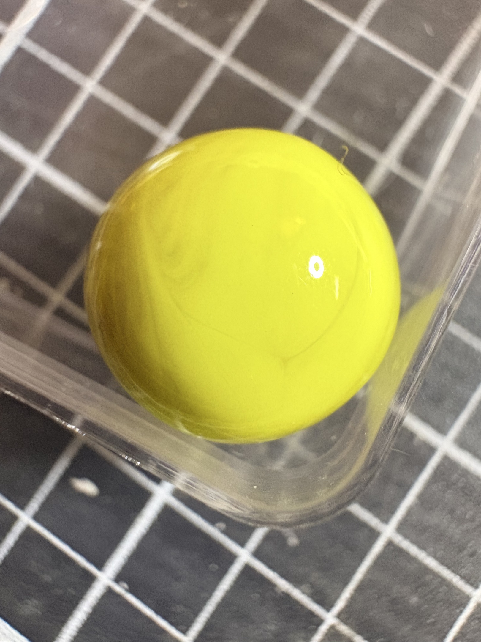 Yellow Slag (Lemonade) by Akro Agate Company, identification view